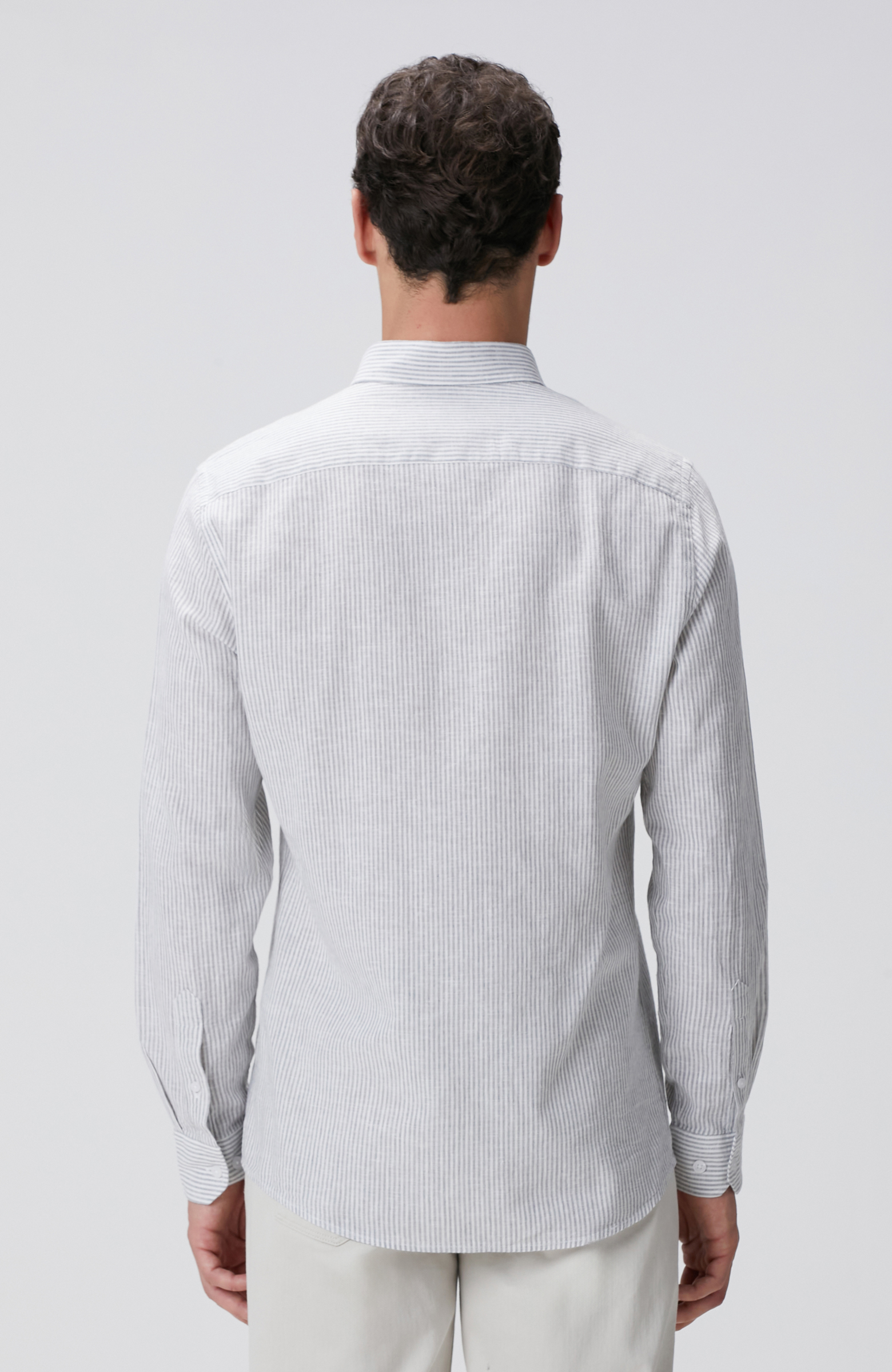 Gri Beyaz Çizgili Keten Karışımlı Gömlek