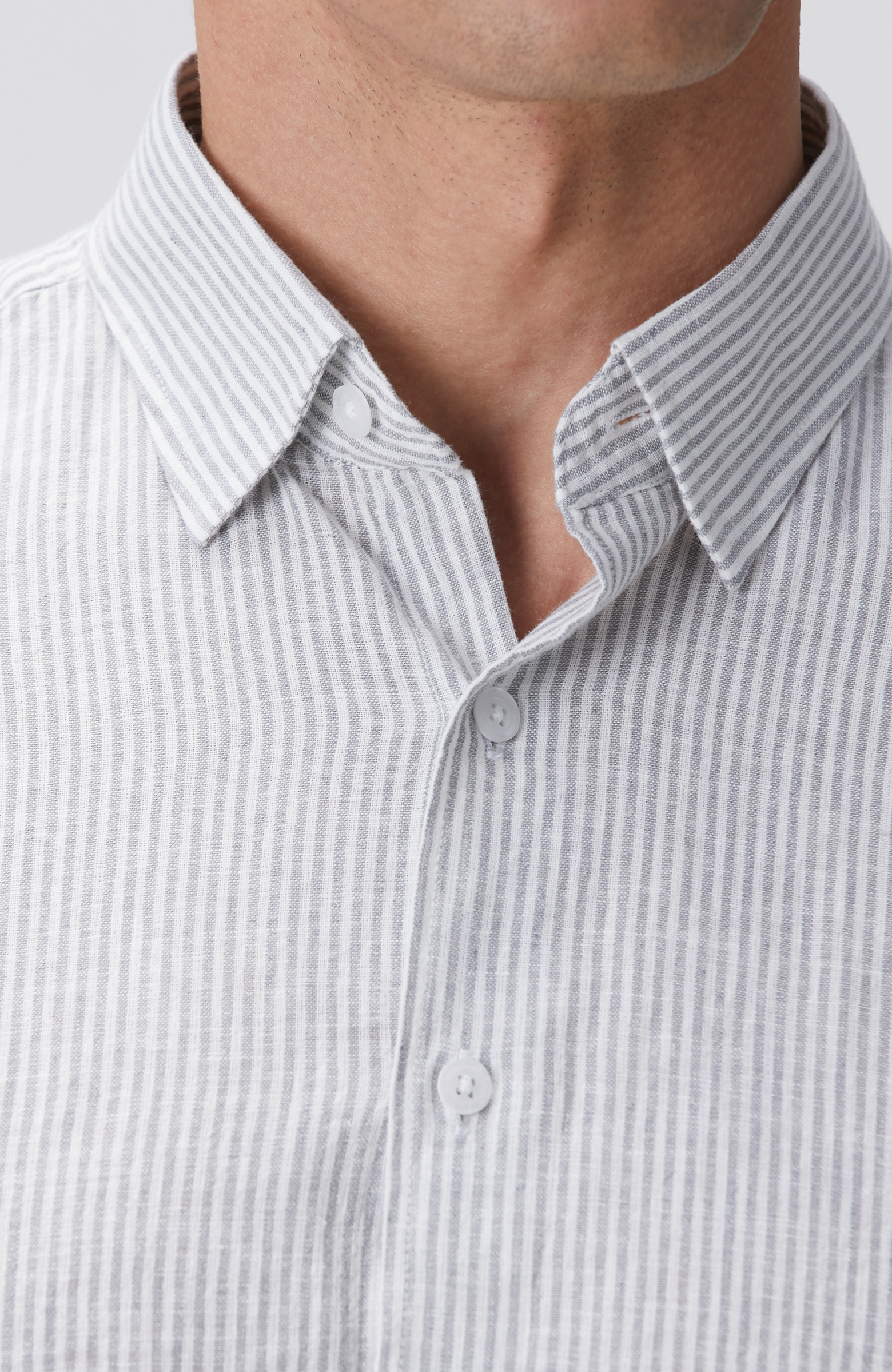 Gri Beyaz Çizgili Keten Karışımlı Gömlek