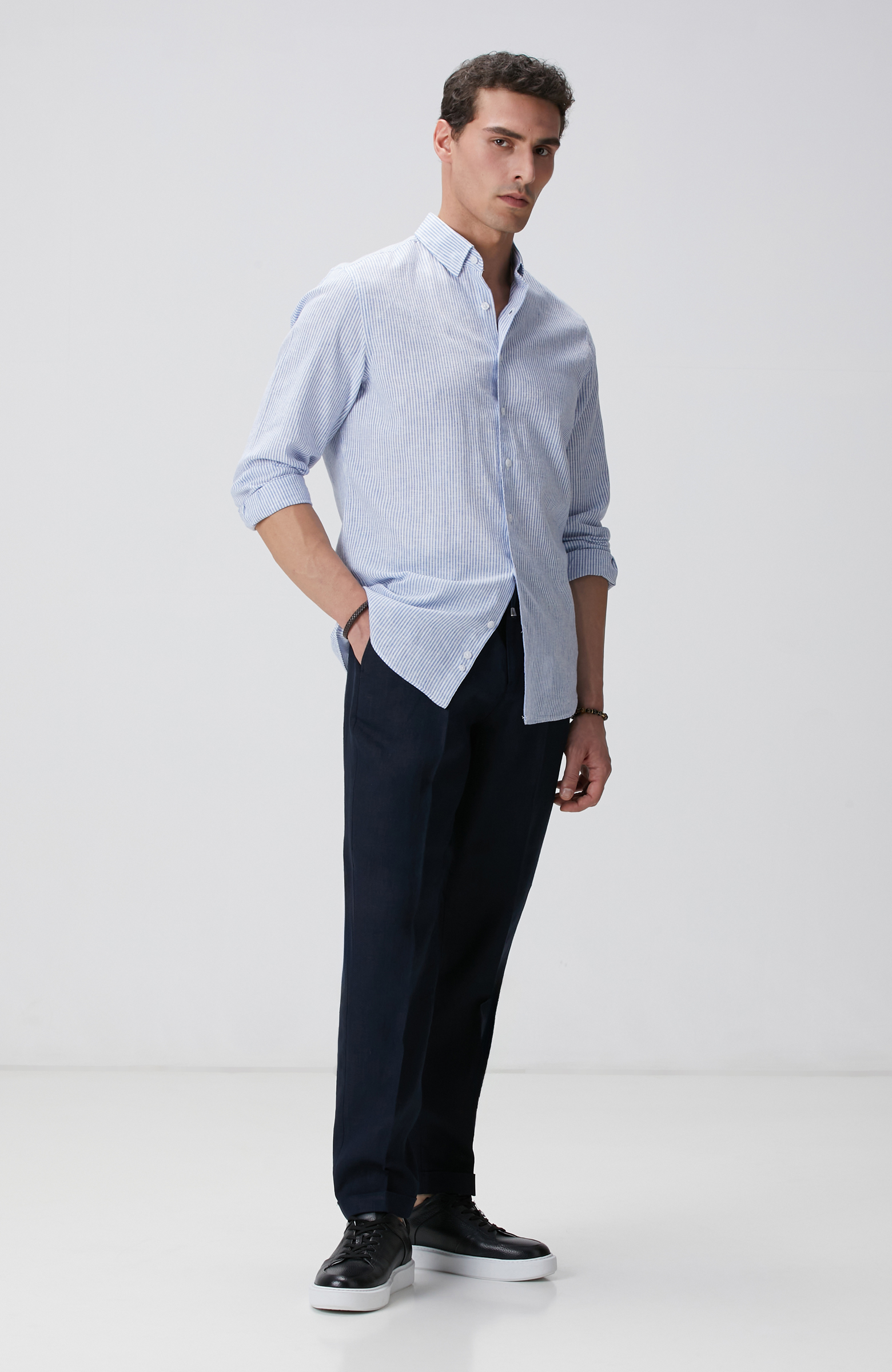 Mavi Beyaz Çizgili Keten Karışımlı Gömlek