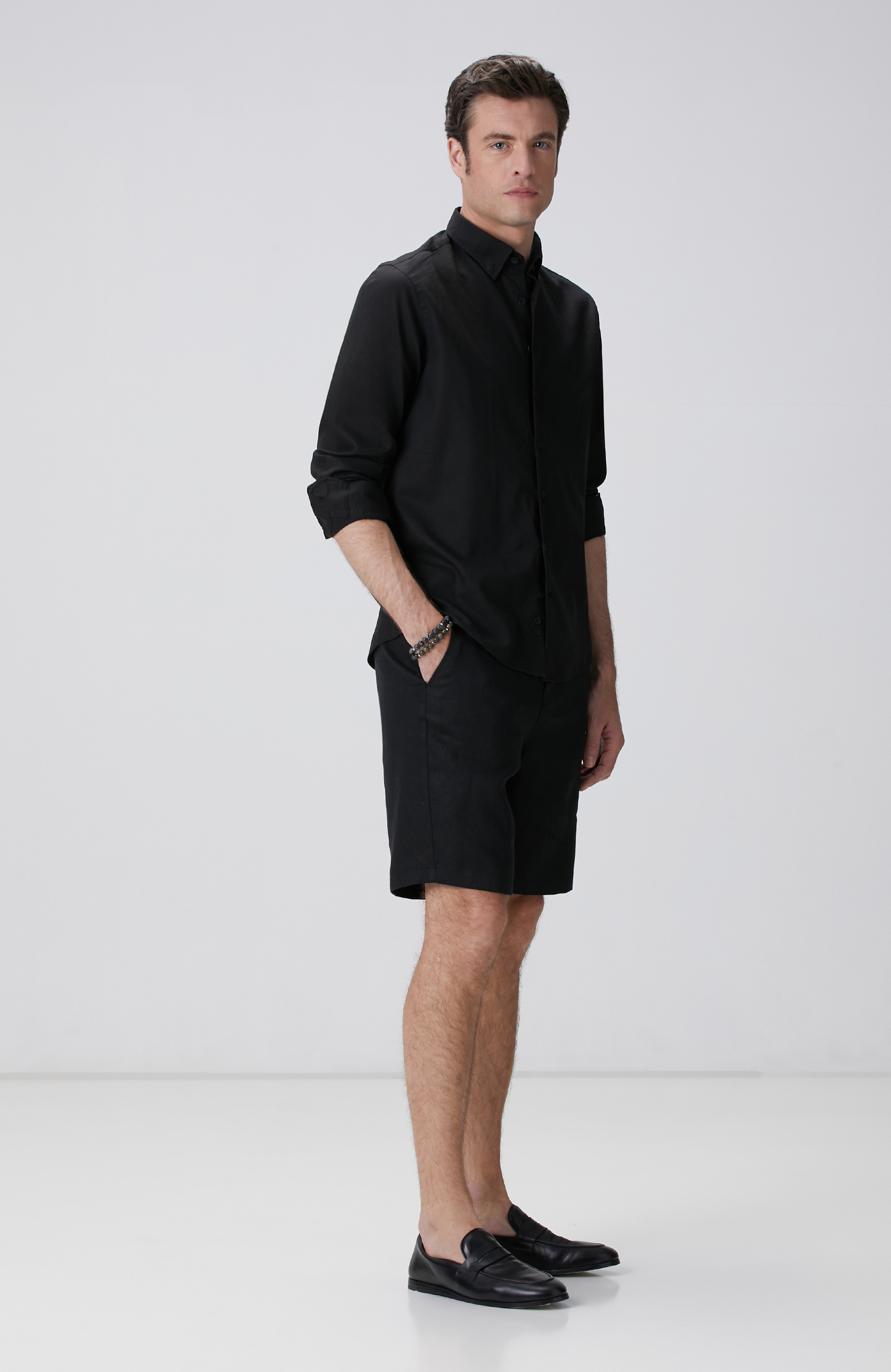 Siyah Keten Karışımlı Gömlek