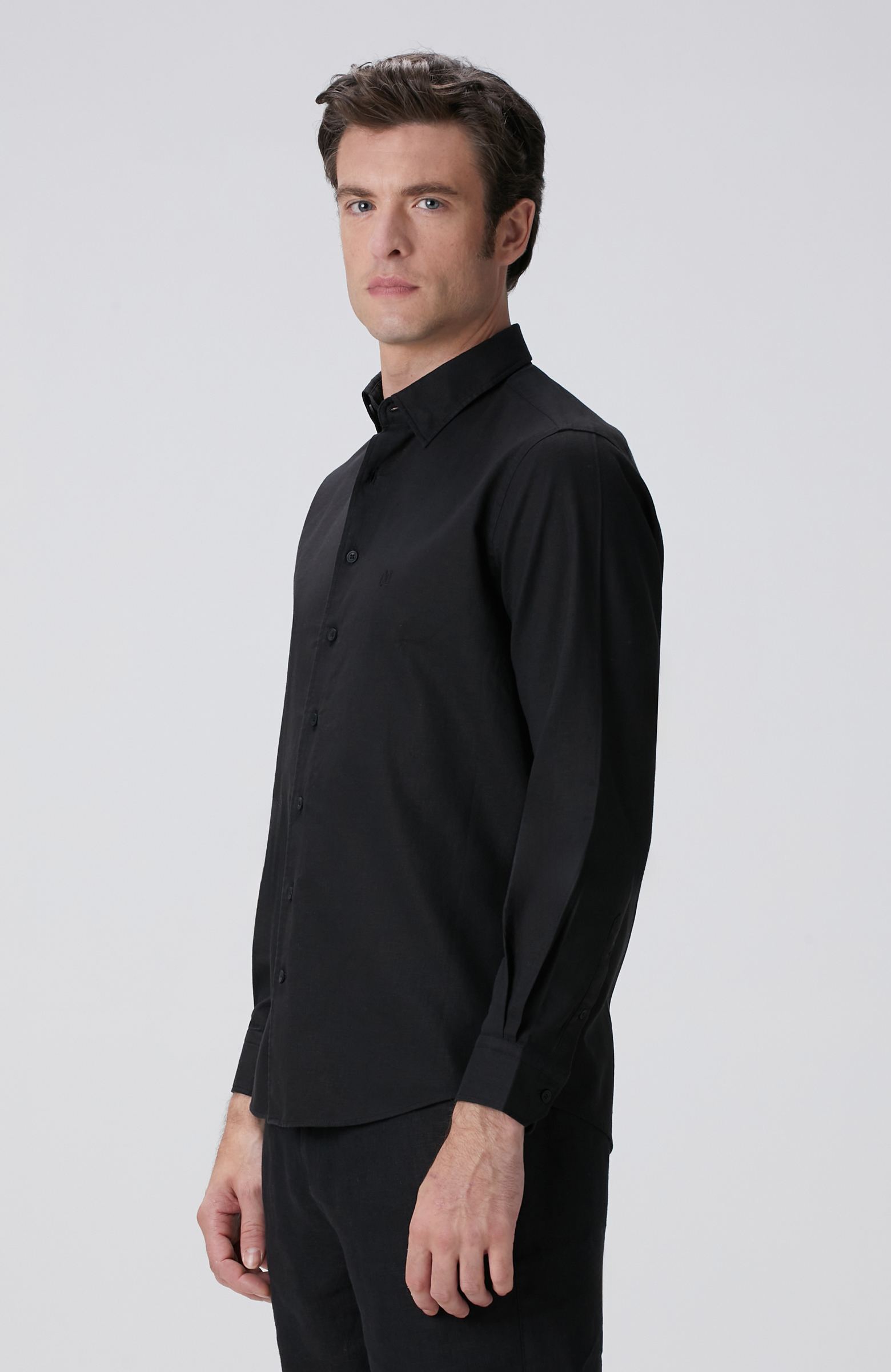 Siyah Keten Karışımlı Gömlek