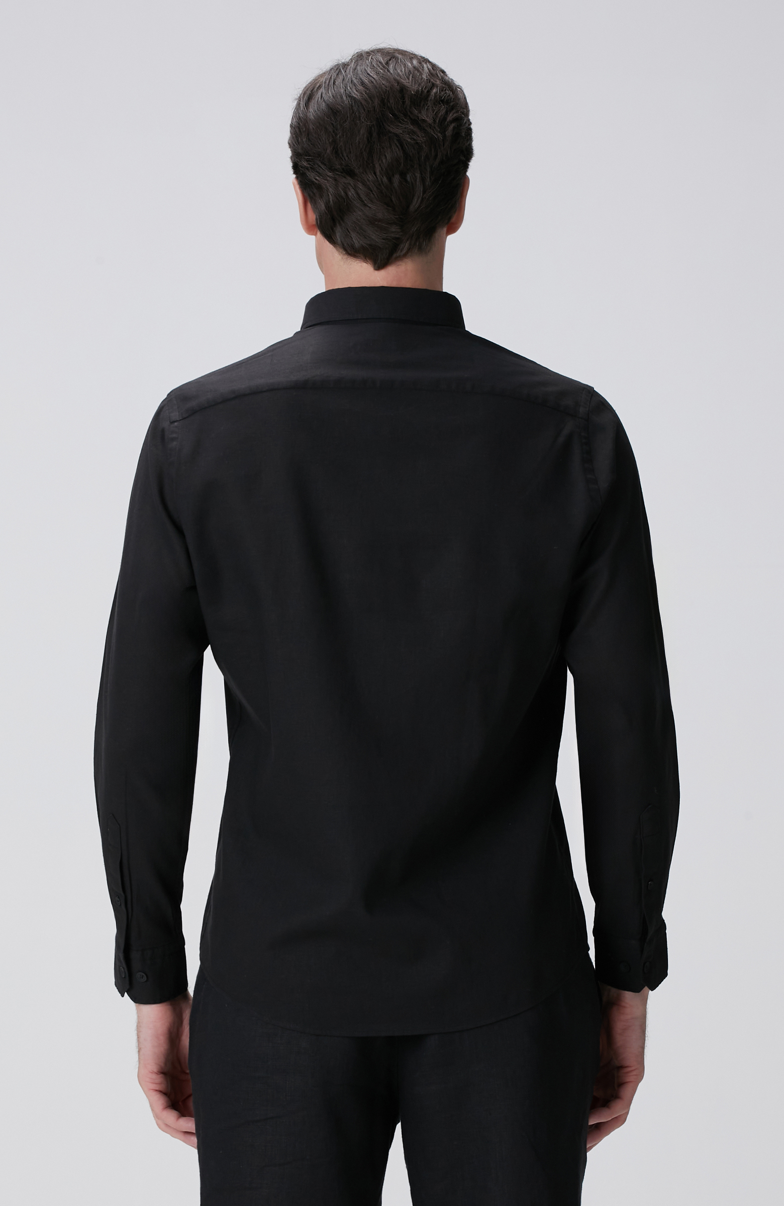 Siyah Keten Karışımlı Gömlek