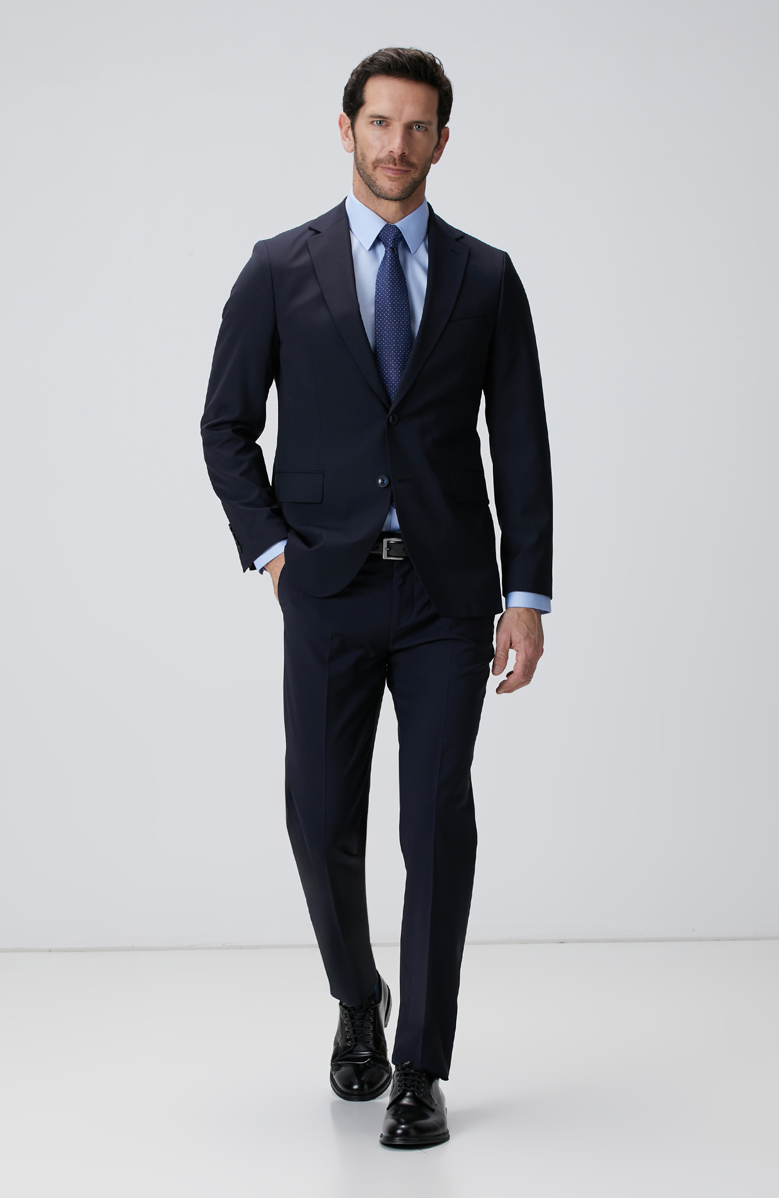 Lacivert Limited Loro Piana Kumaşından Üretilmiş Yün İpek Karışımlı Takım Elbise