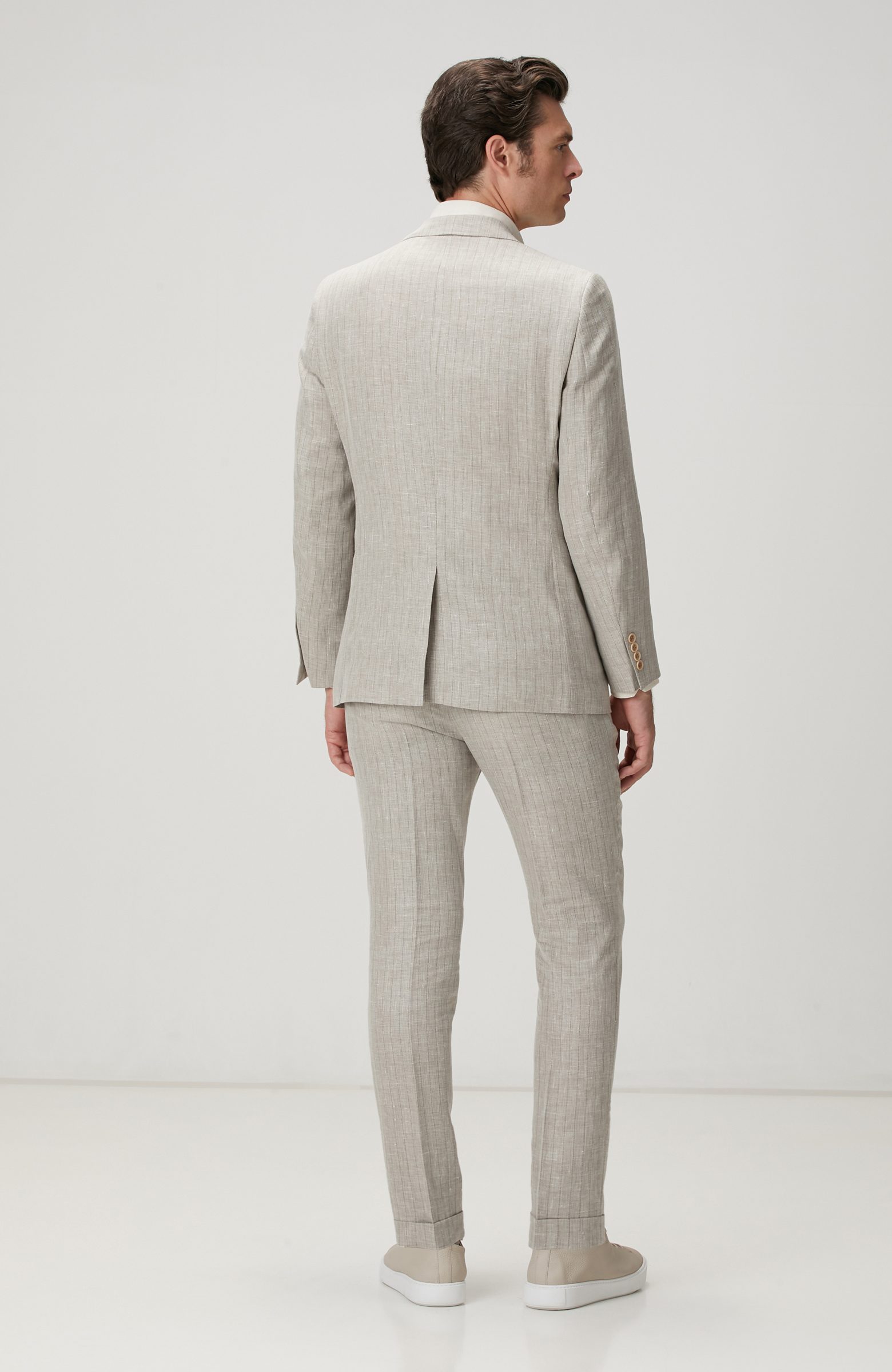 Limited Loro Piana Kumaşından Üretilen Bej Keten İpek Karışımlı Takım Elbise