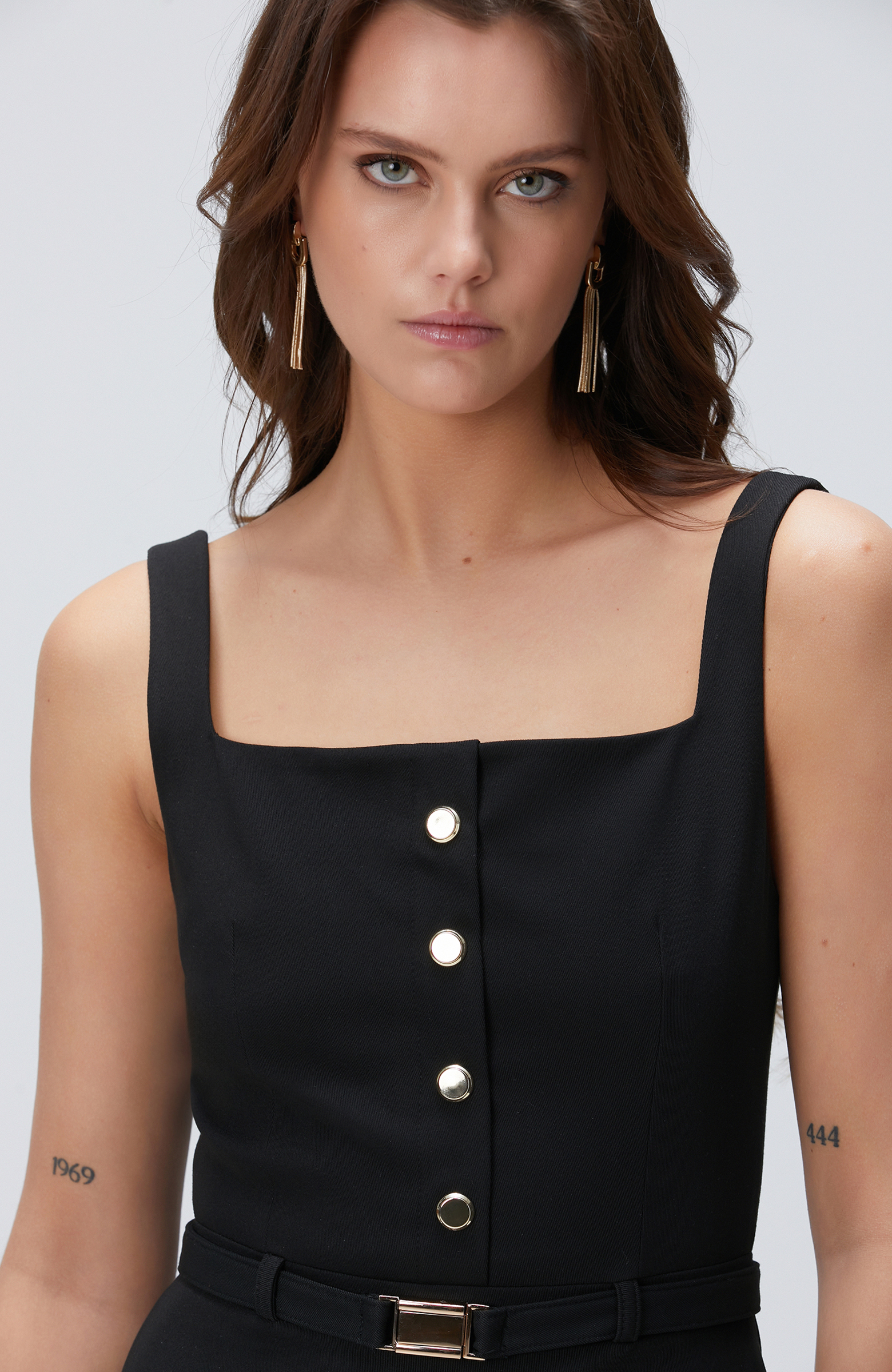 Siyah Aksesuar Detaylı Elbise