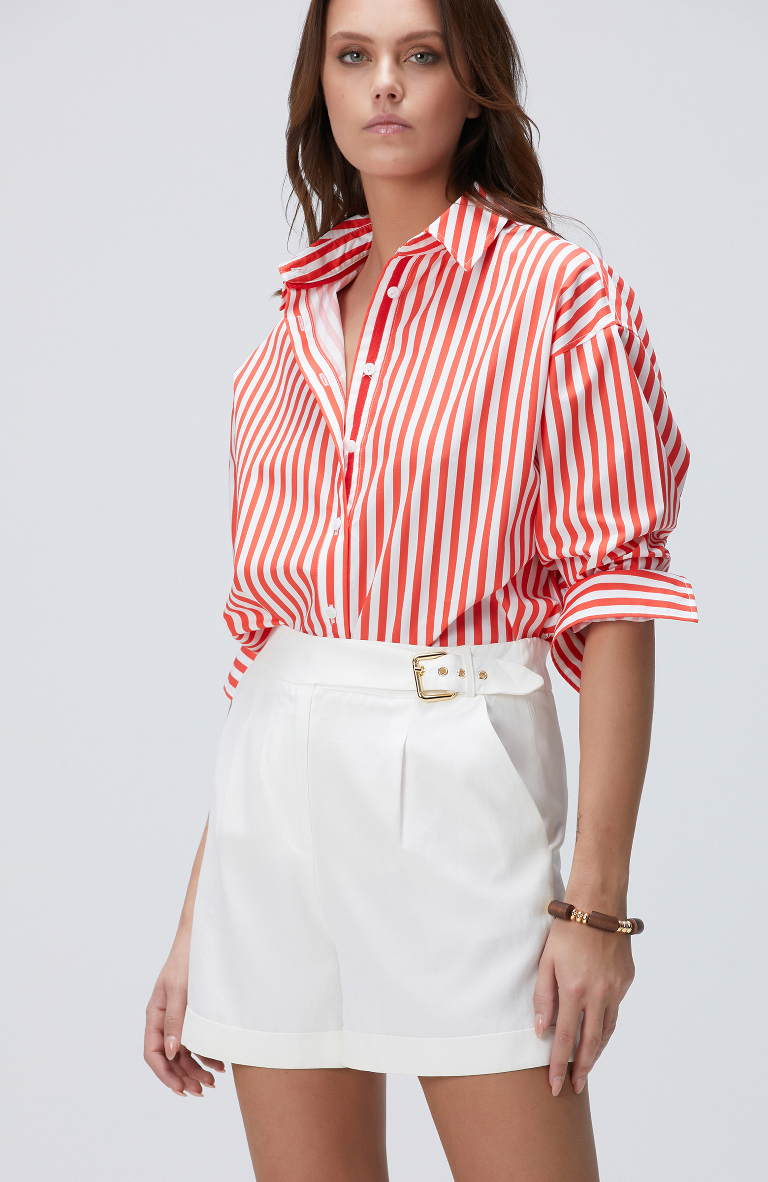 Kırmızı Çizgili Gömlek