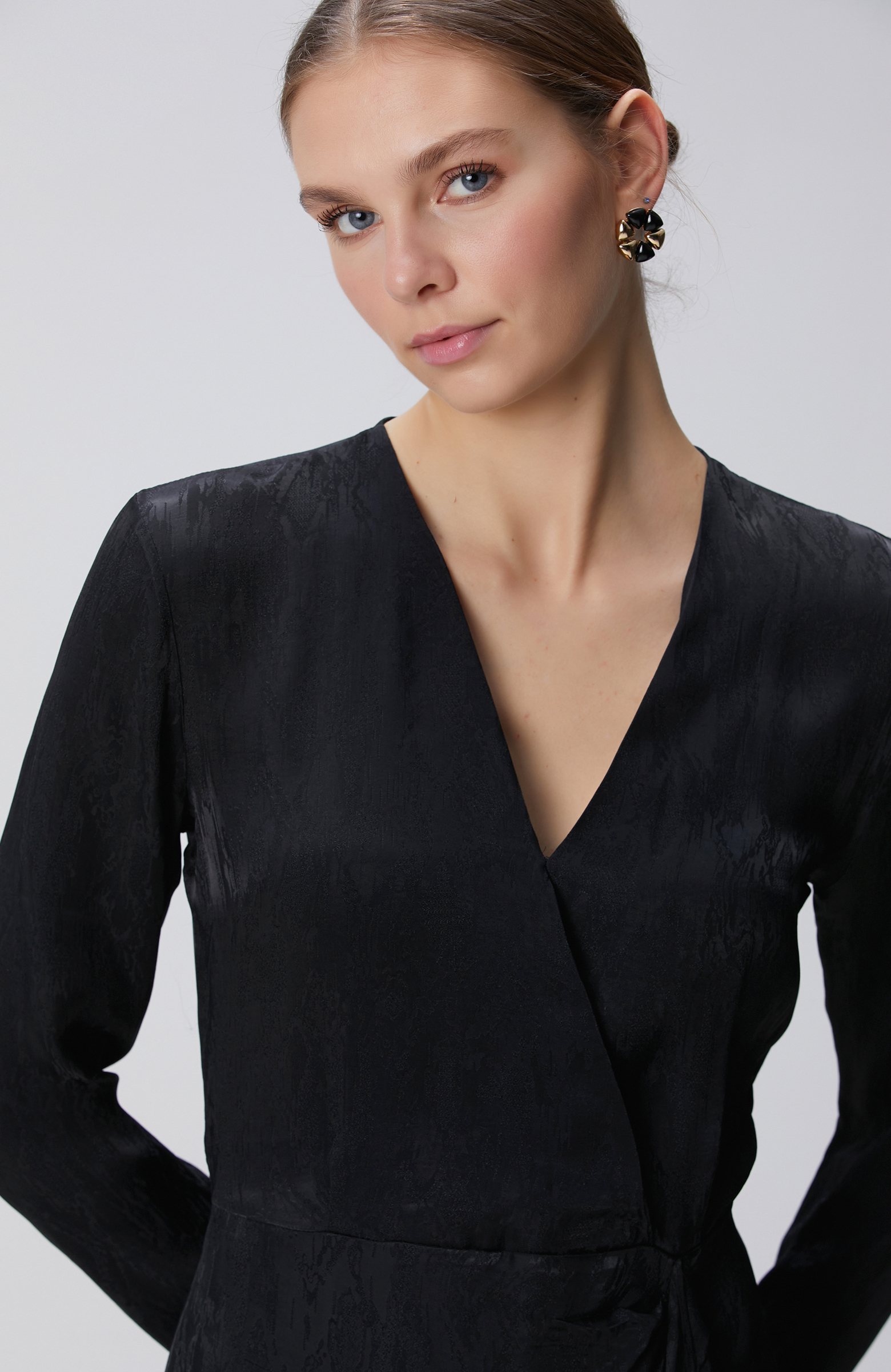 Siyah Jakar Desenli Mini Elbise