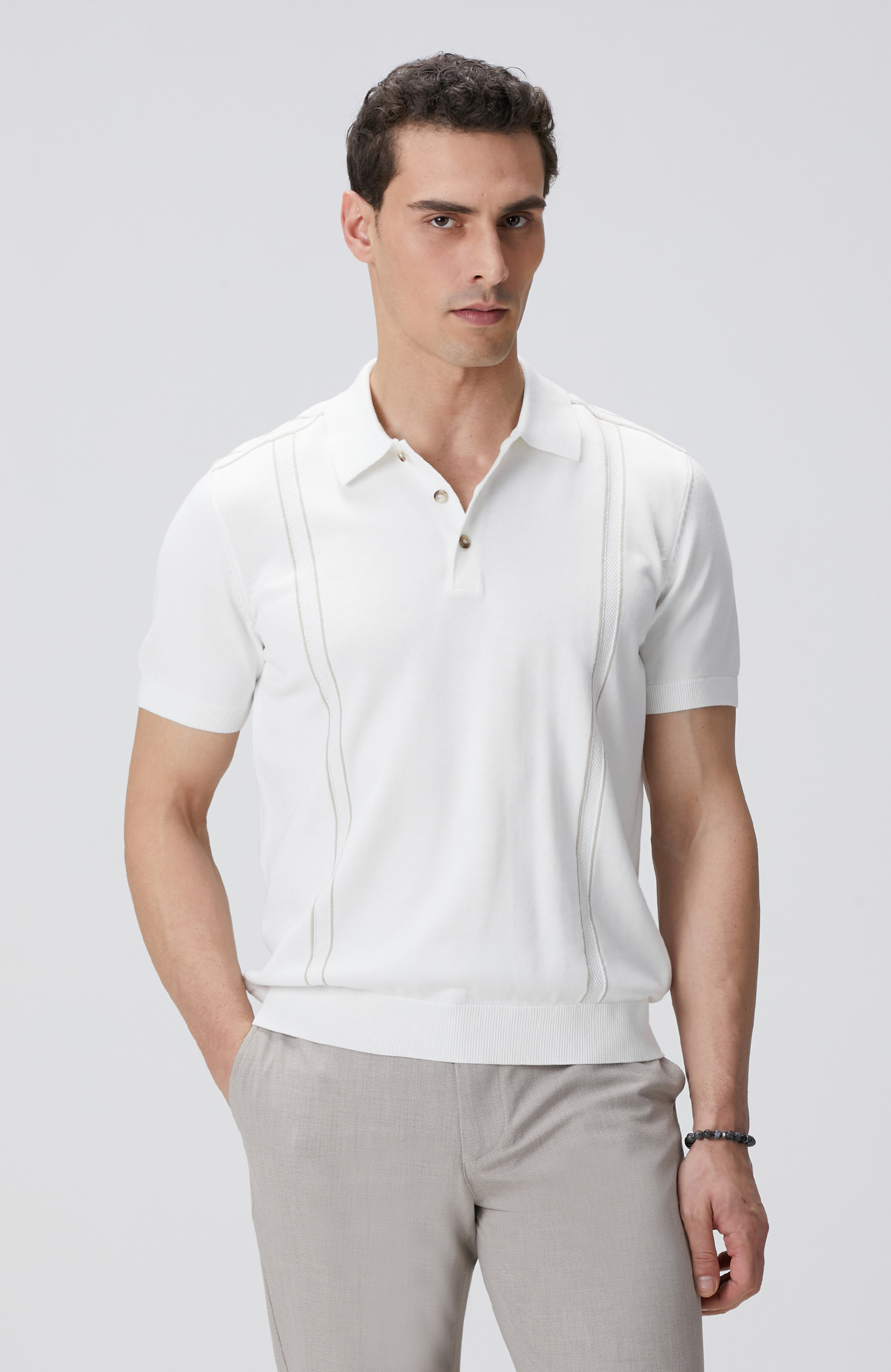 Kırık Beyaz Triko Kazak