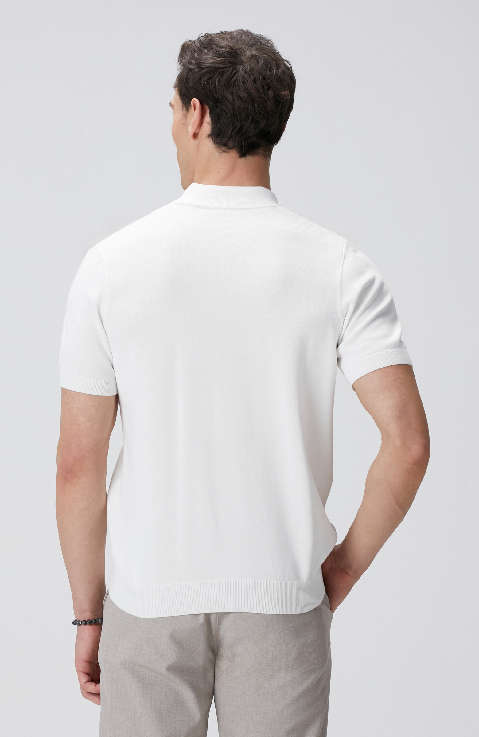 Kırık Beyaz Triko Kazak