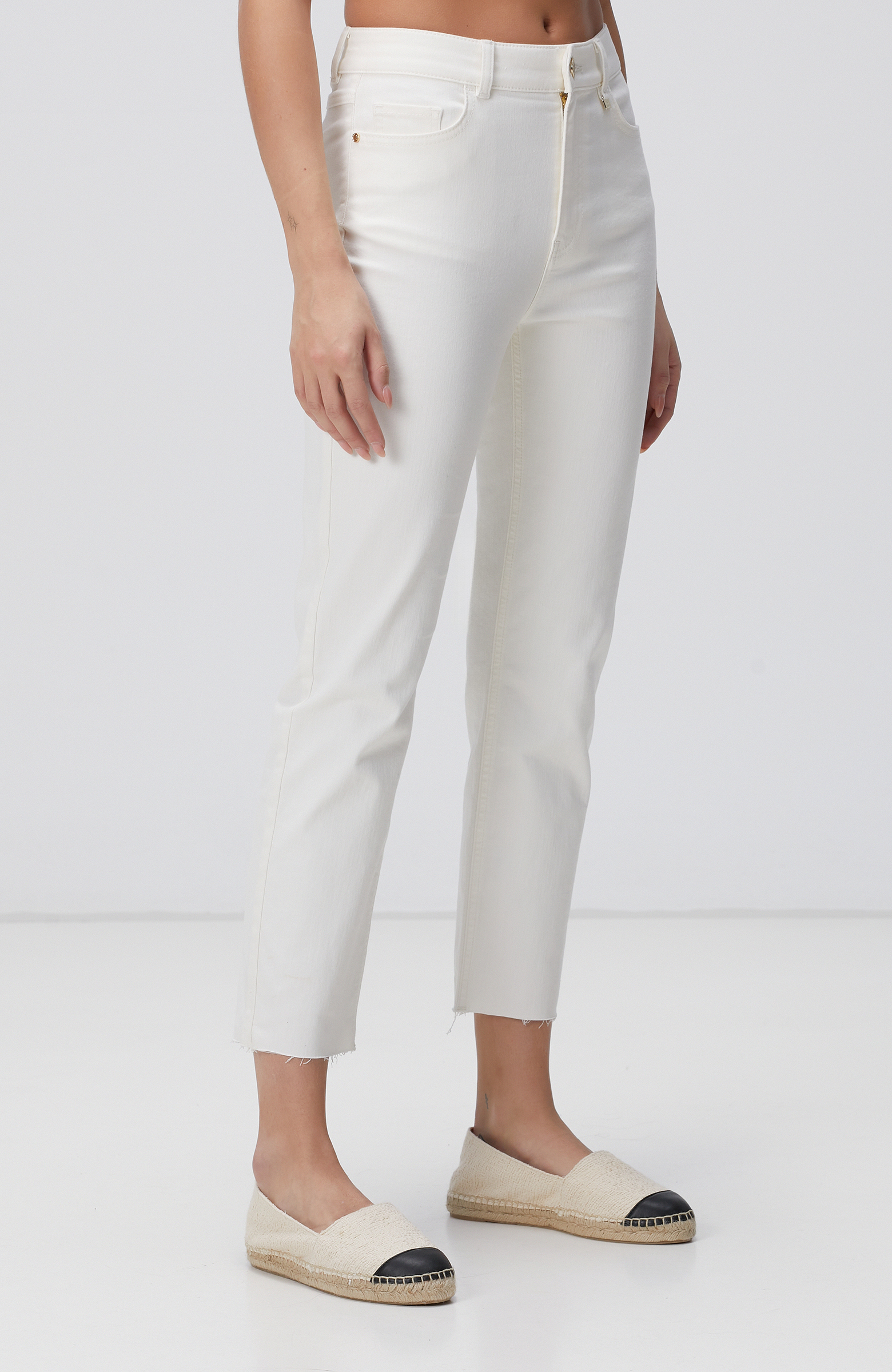 Kırık Beyaz Denim Pantolon