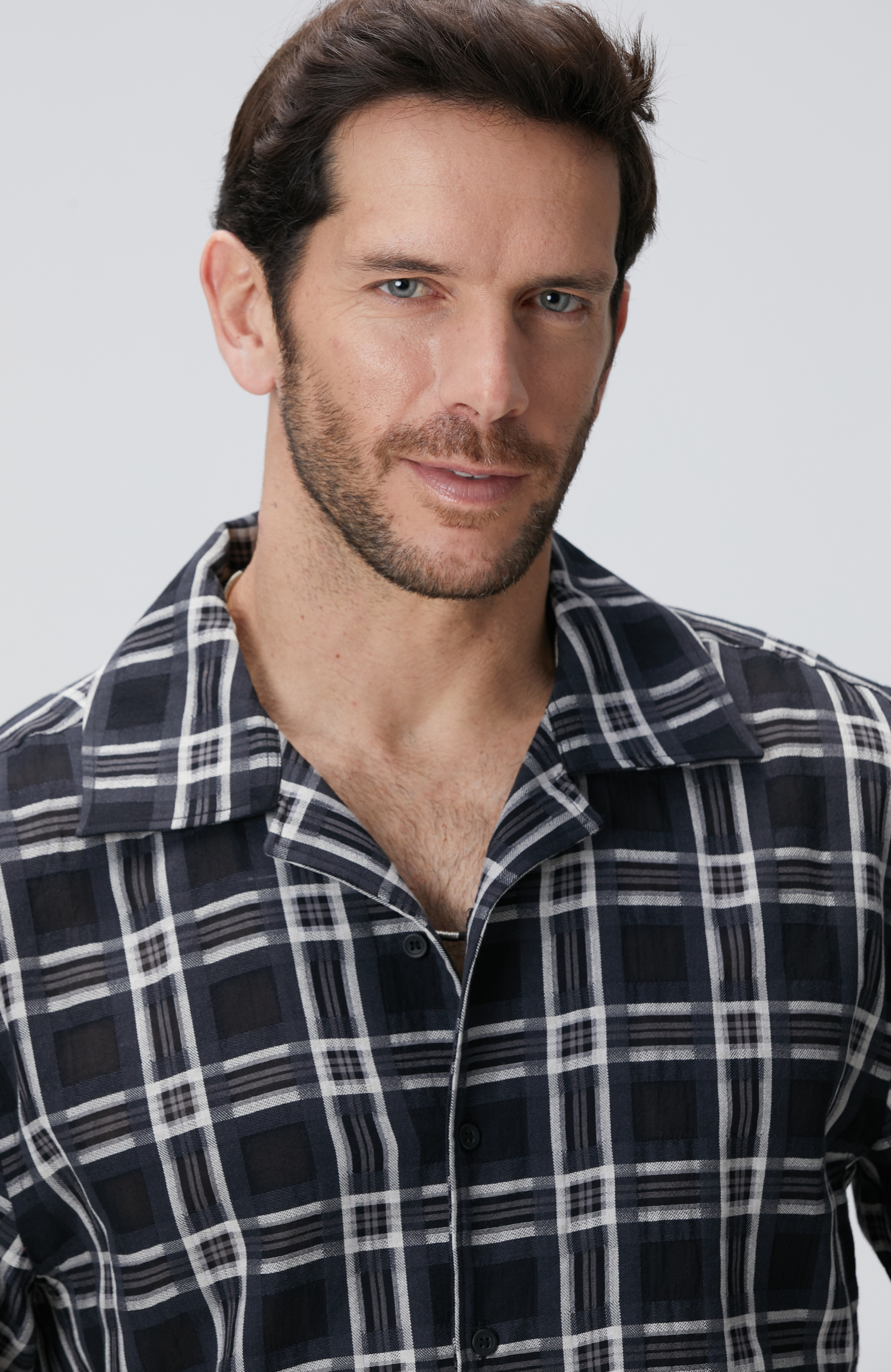 Siyah Yün Karışımlı Gömlek