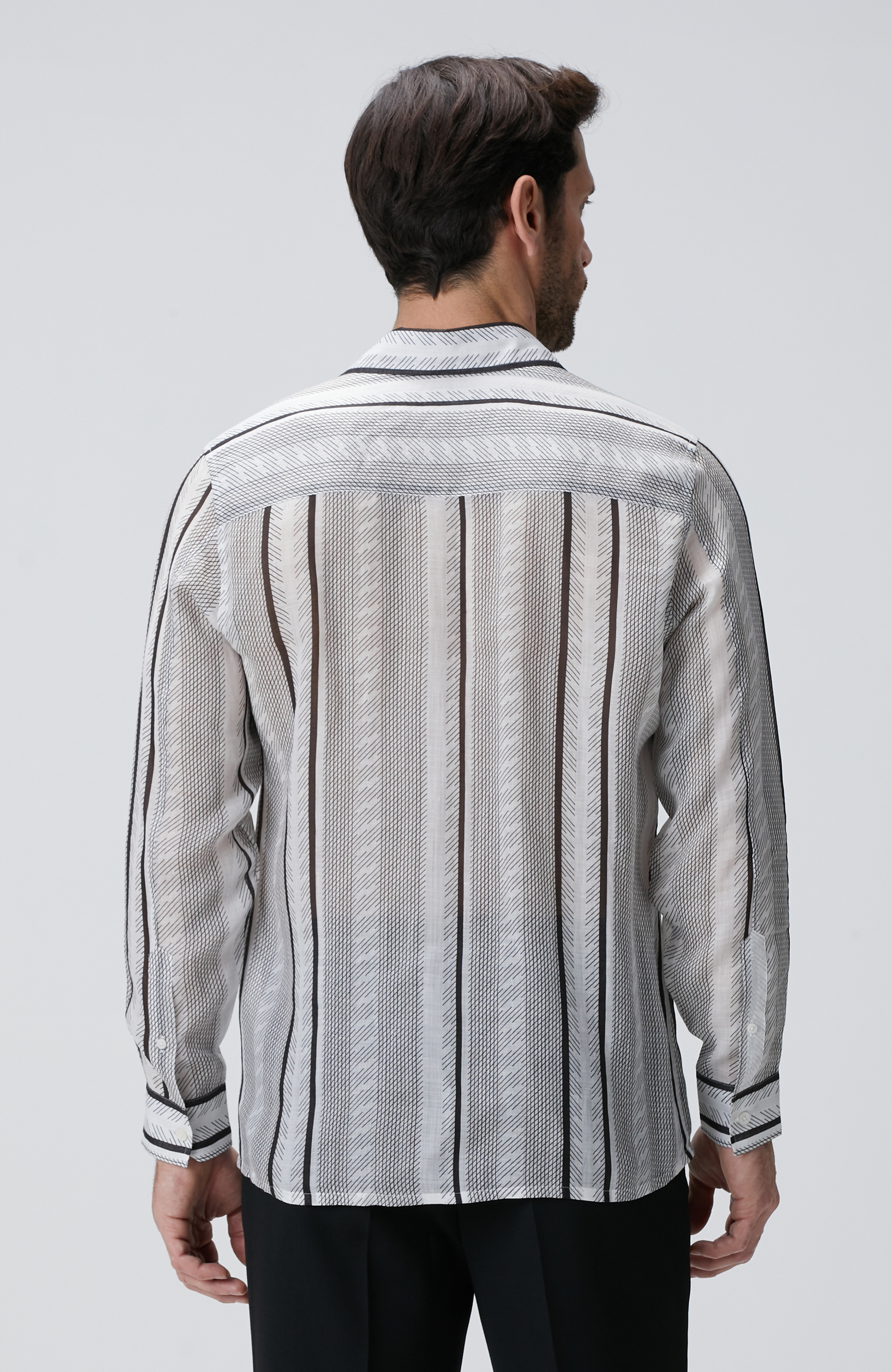 Siyah Beyaz Keten Gömlek