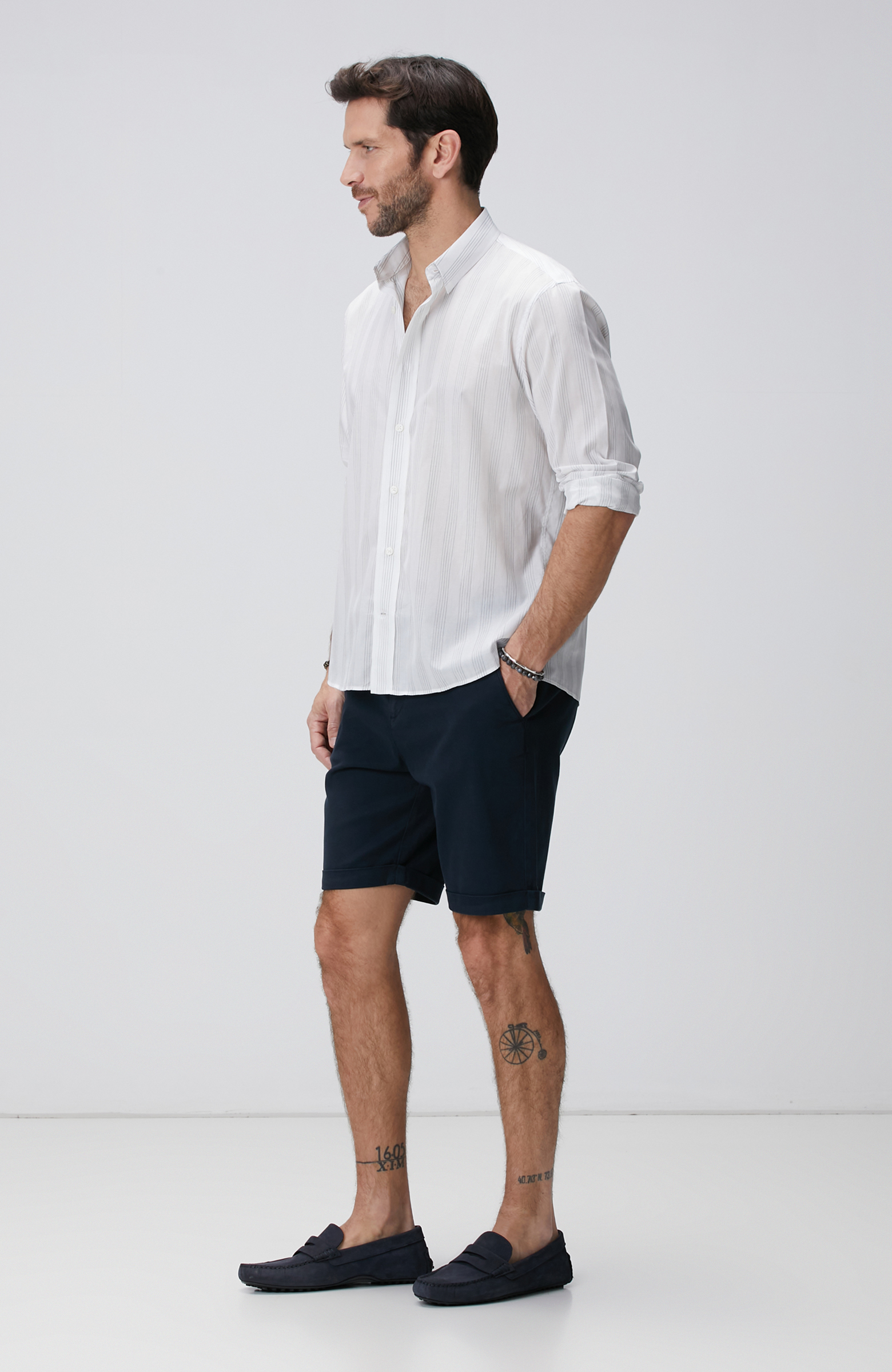 Beyaz Lacivert Çizgili Gömlek