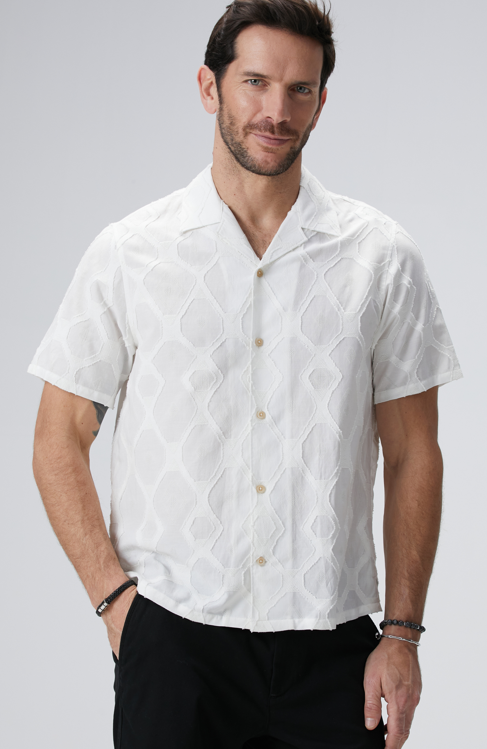 Beyaz Desenli Gömlek