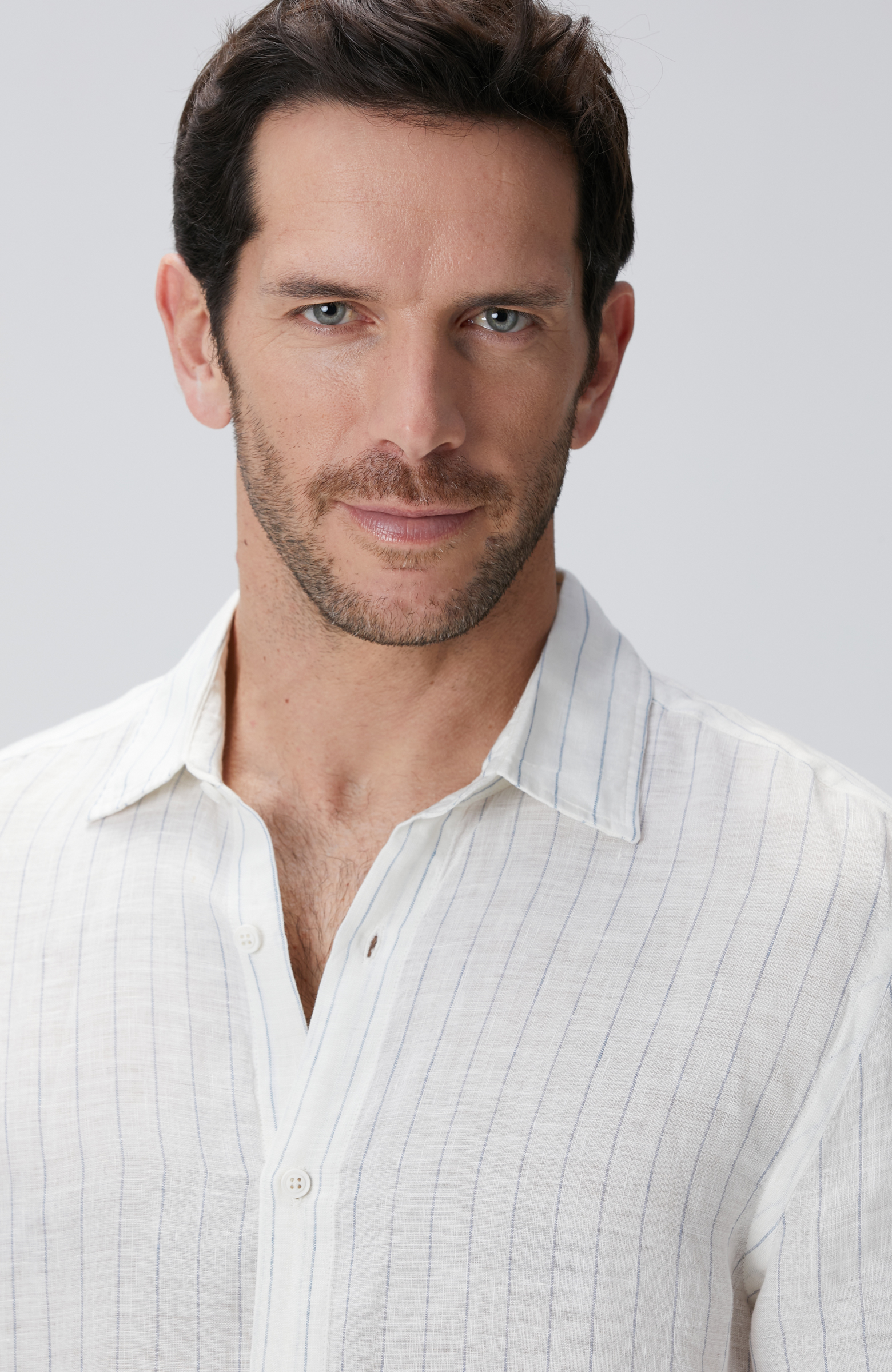 Beyaz Çizgi Desenli Keten Gömlek