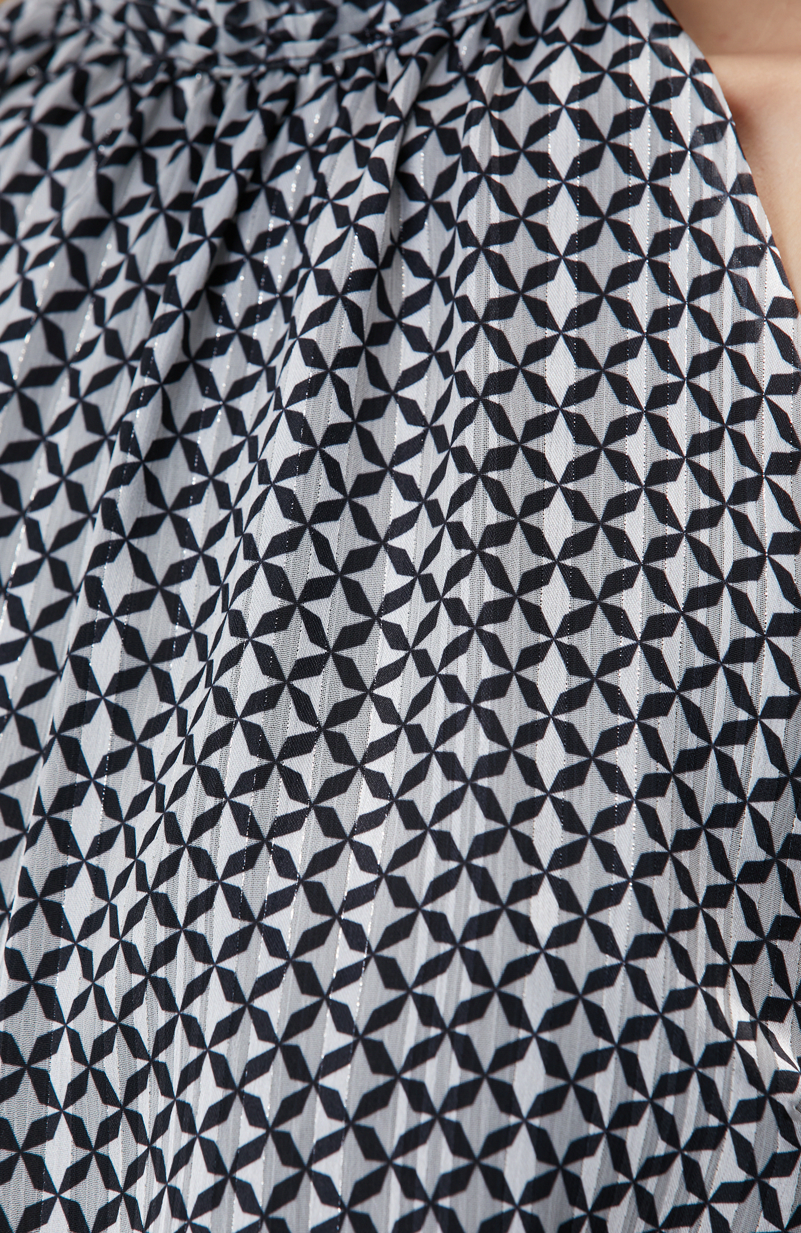 Siyah Beyaz Desenli Bluz