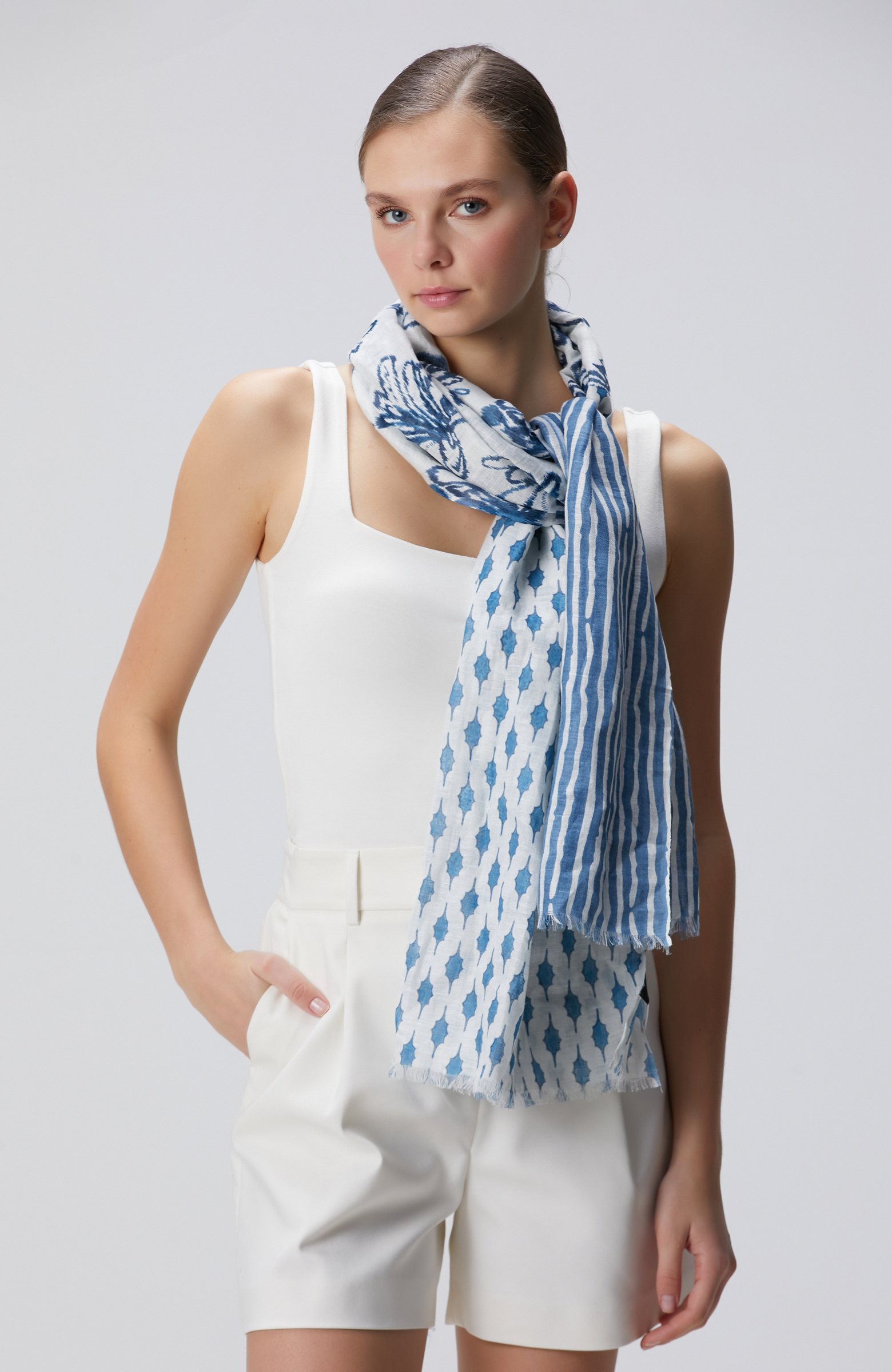 Beyaz Mavi Keten Karışımlı Kadın Şal