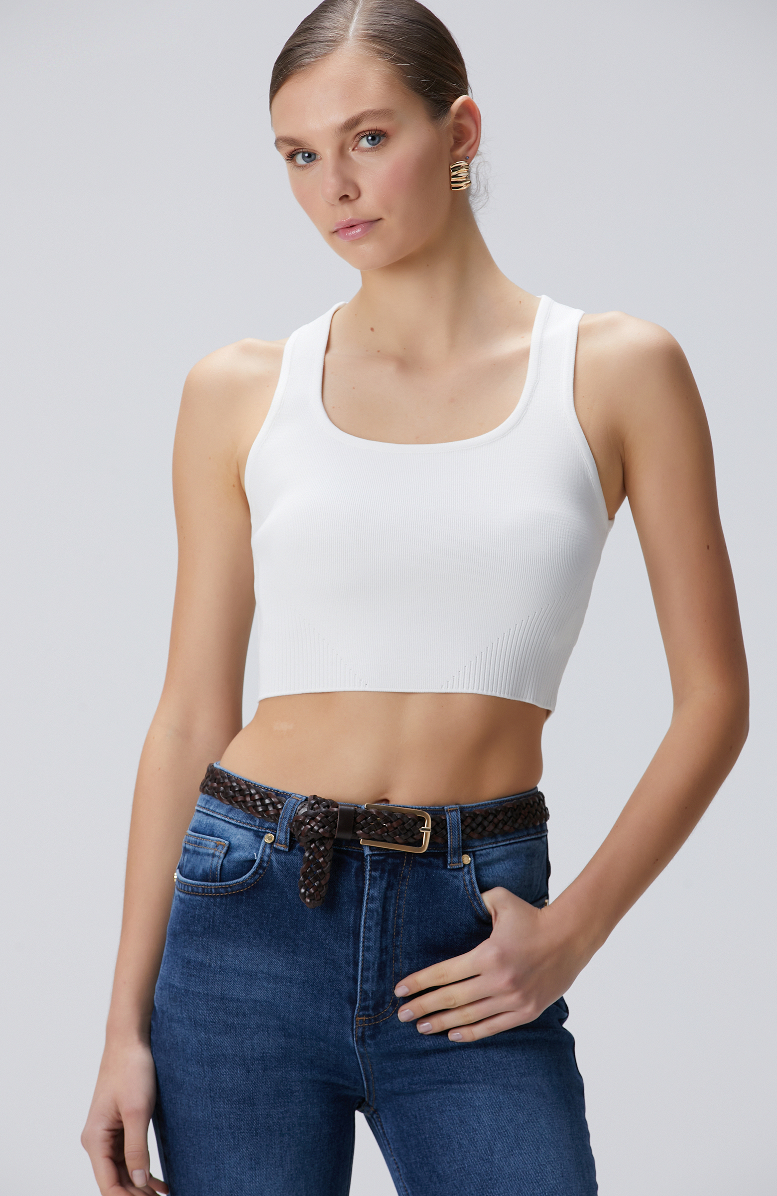 Kırıkbeyaz  Büstiyer