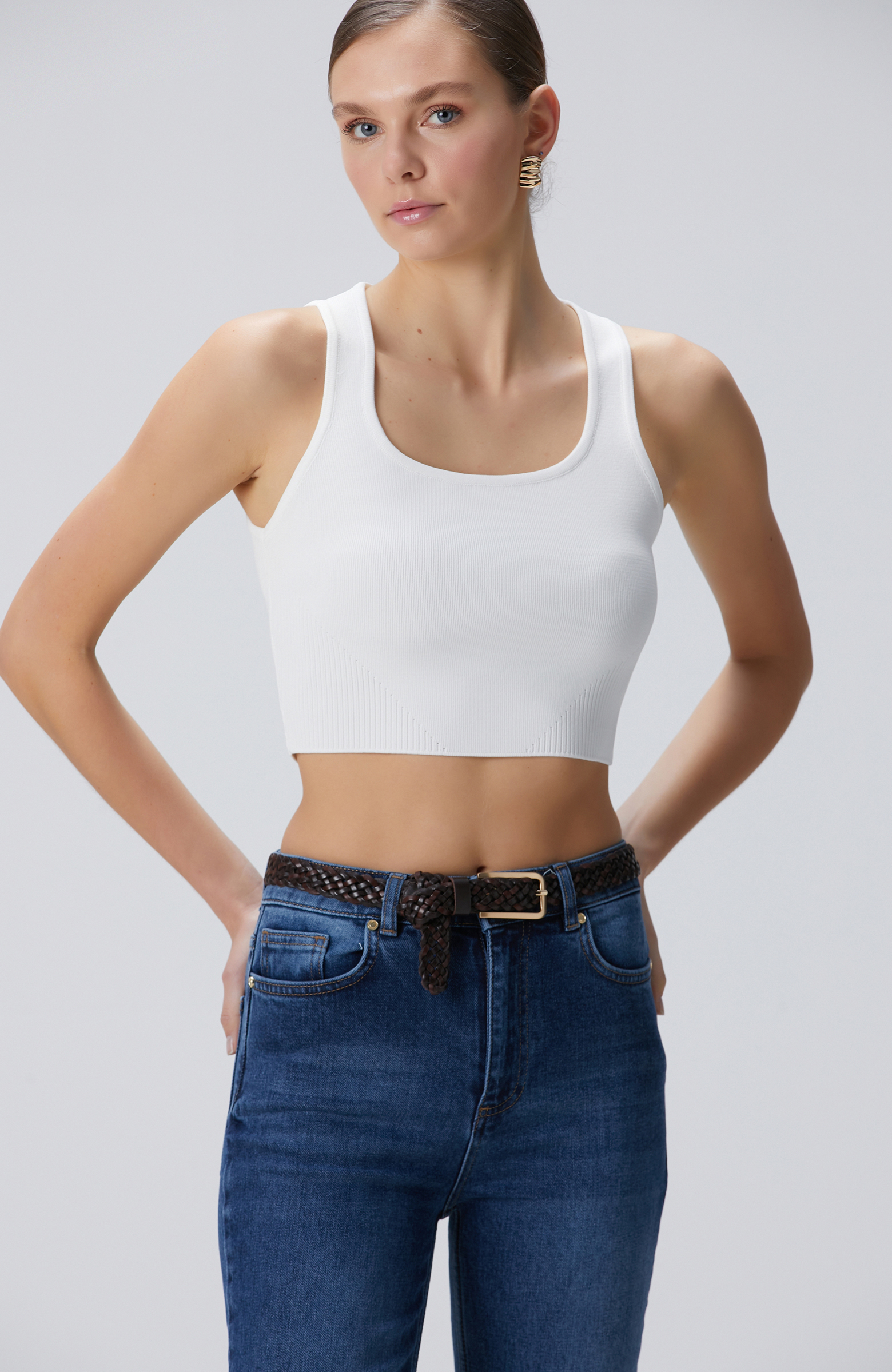 Kırıkbeyaz  Büstiyer