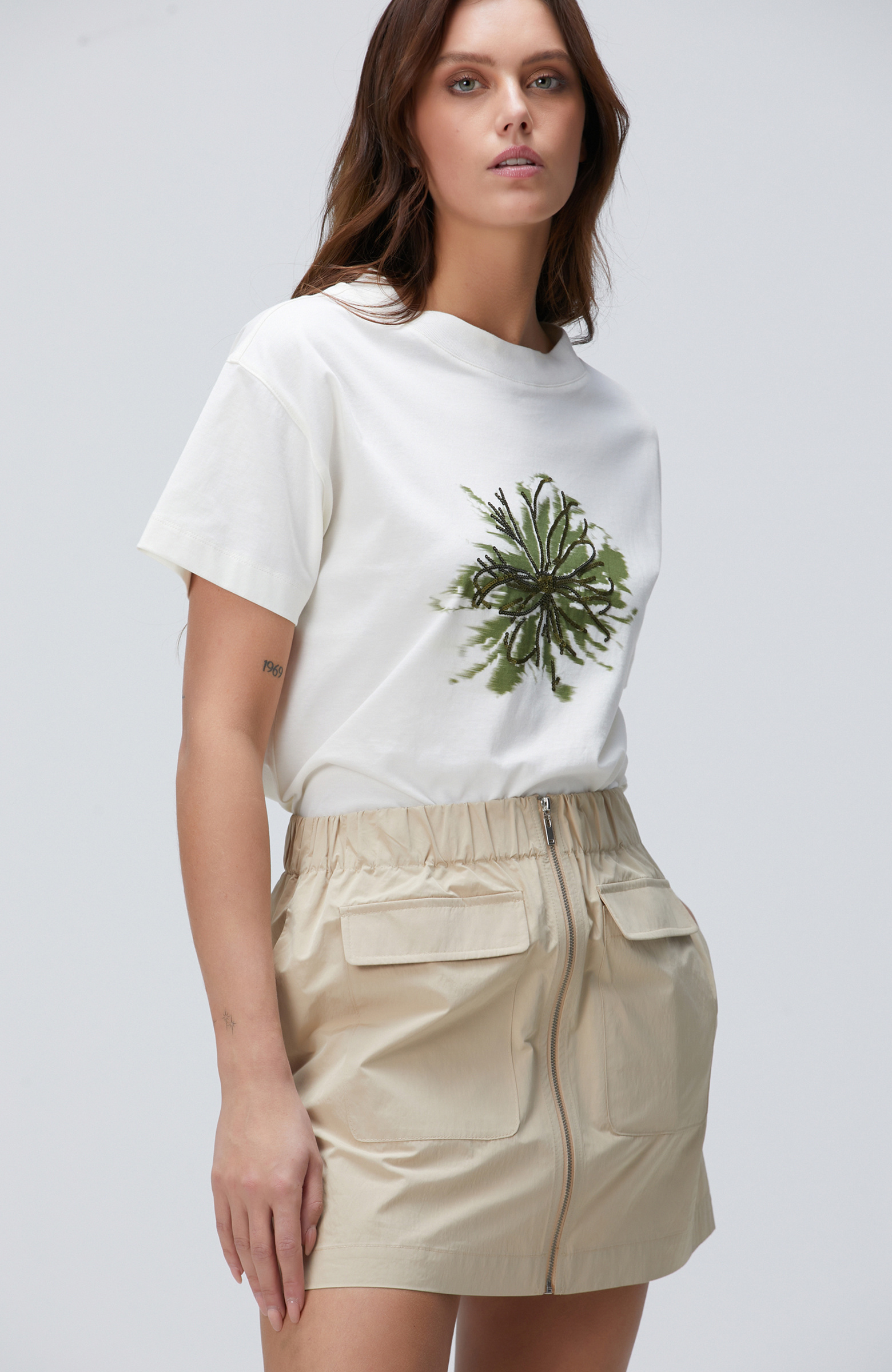 N-Tech Kırık Beyaz T-shirt