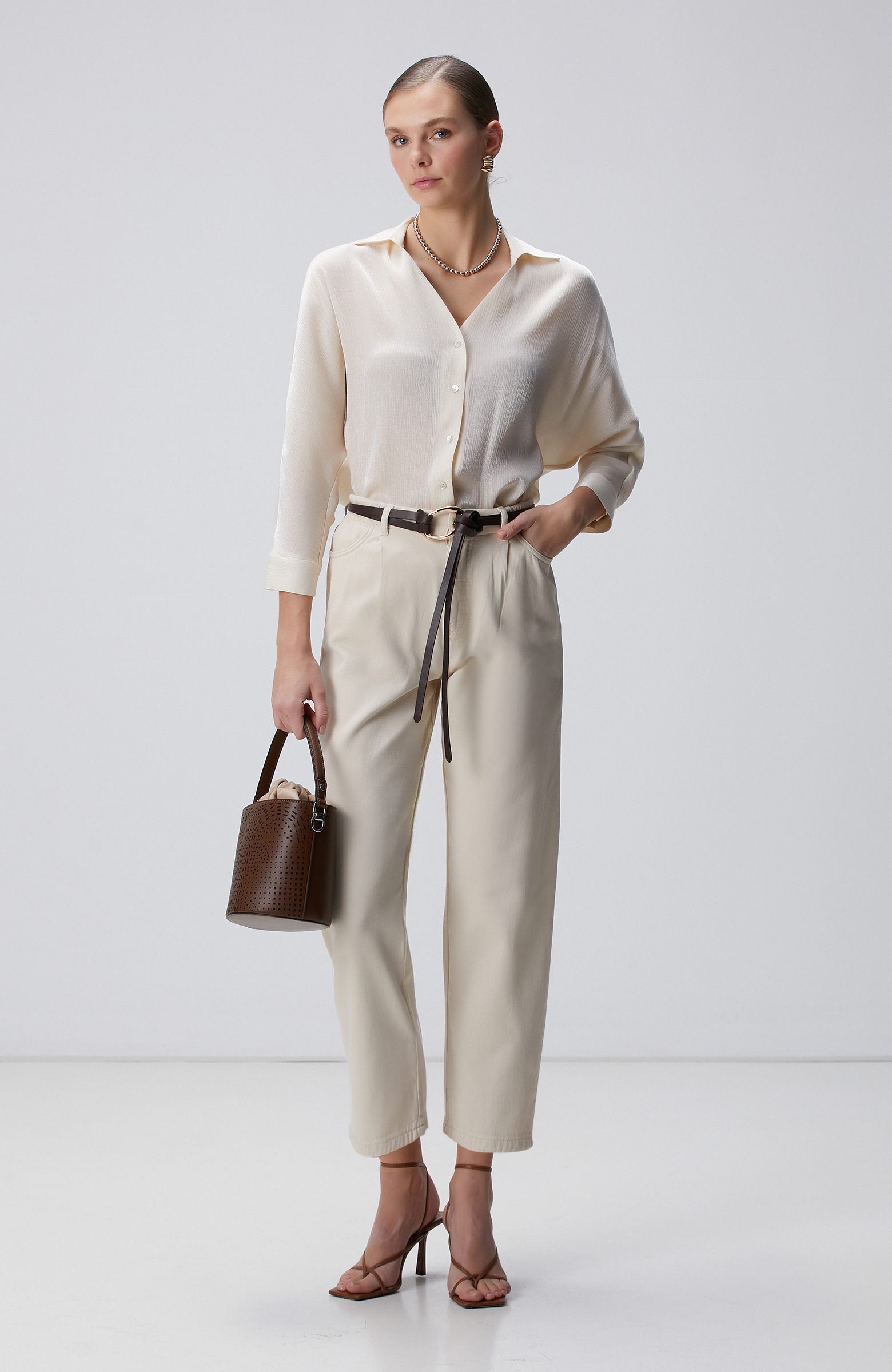 Kırık Beyaz Pantolon