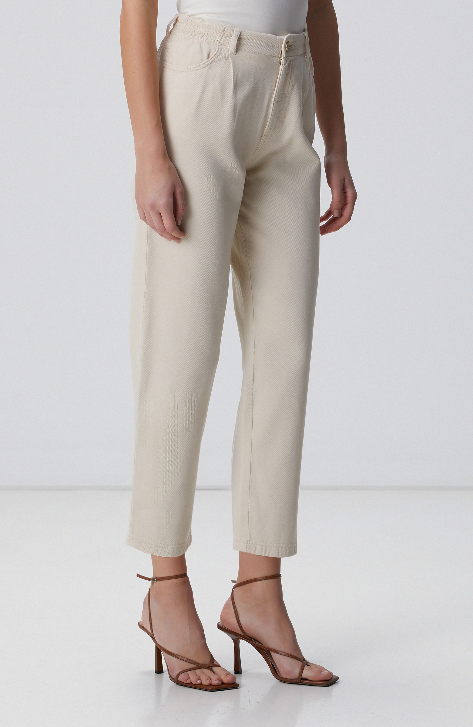 Kırık Beyaz Pantolon