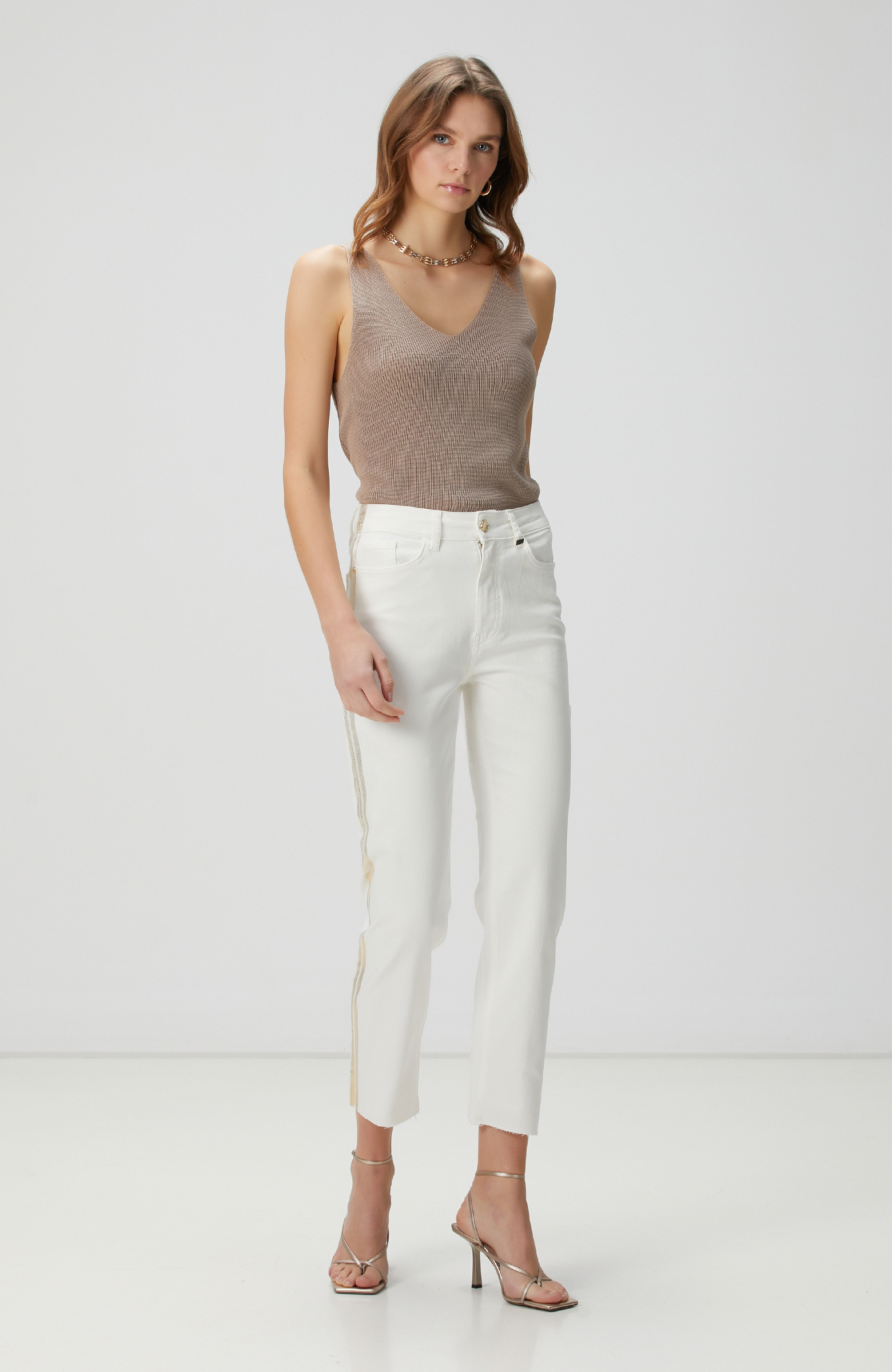 Kırık Beyaz Denim Pantolon