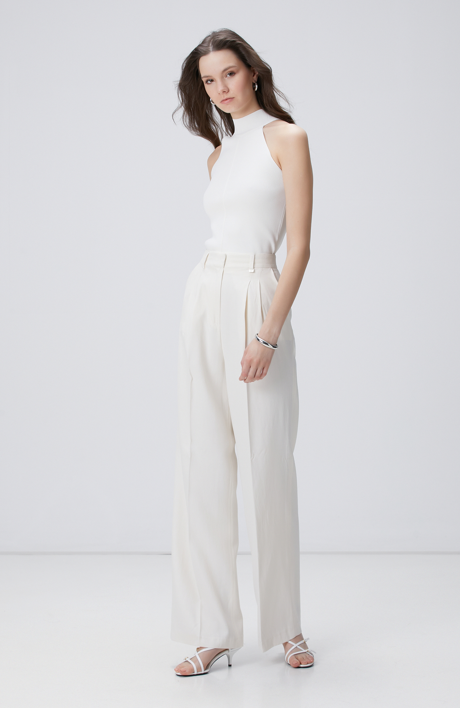 Ekru Nervür Detaylı Kazak