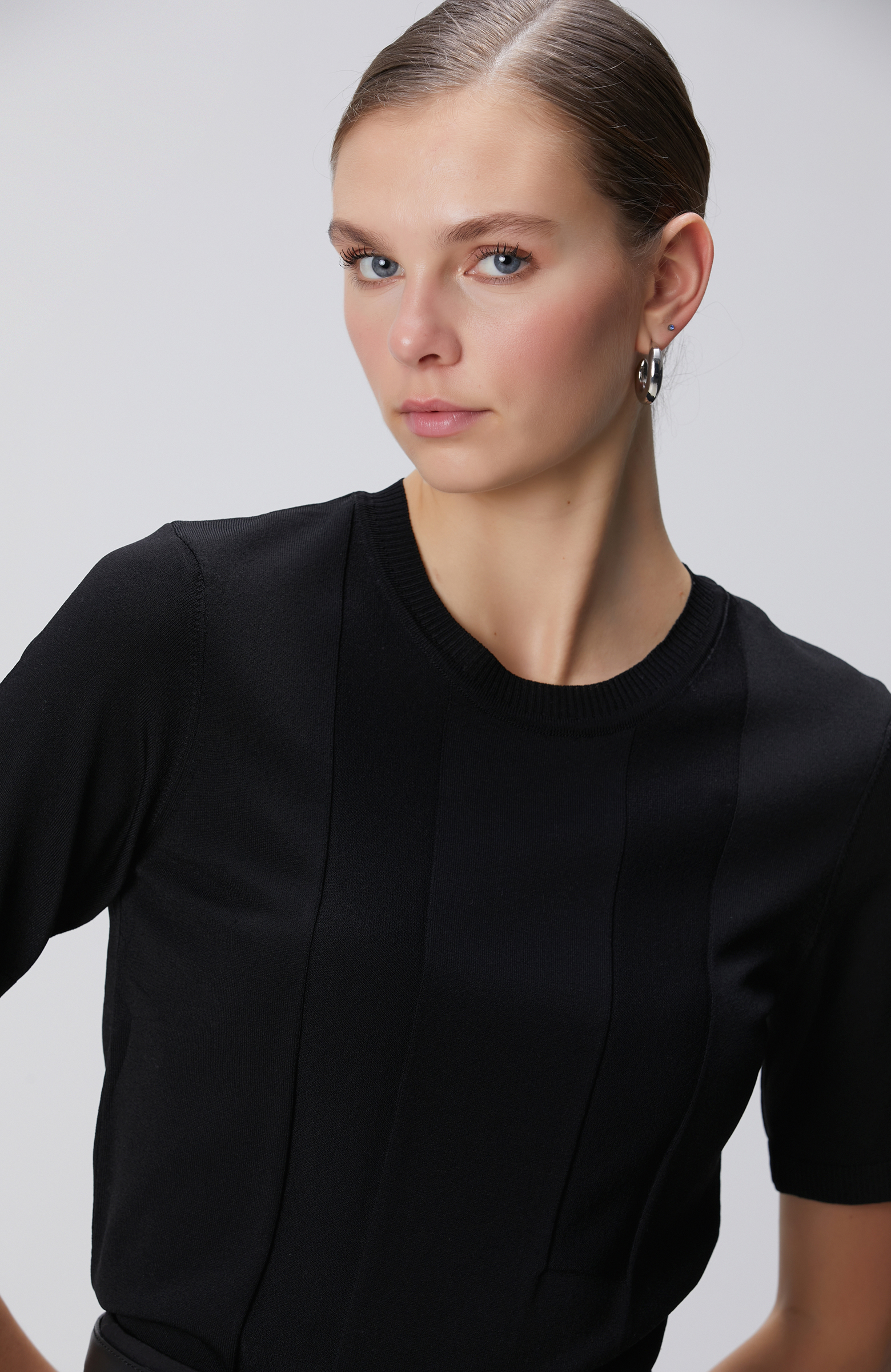 Siyah Jakarlı Kazak