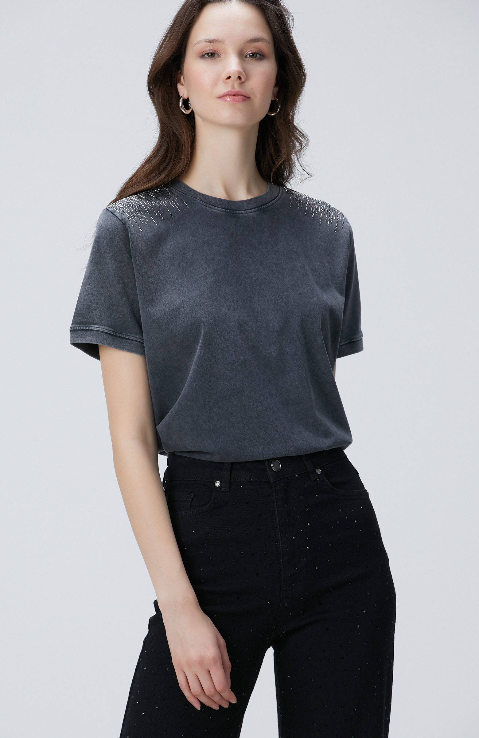 Antrasit Omuz Taş Detaylı T-shirt