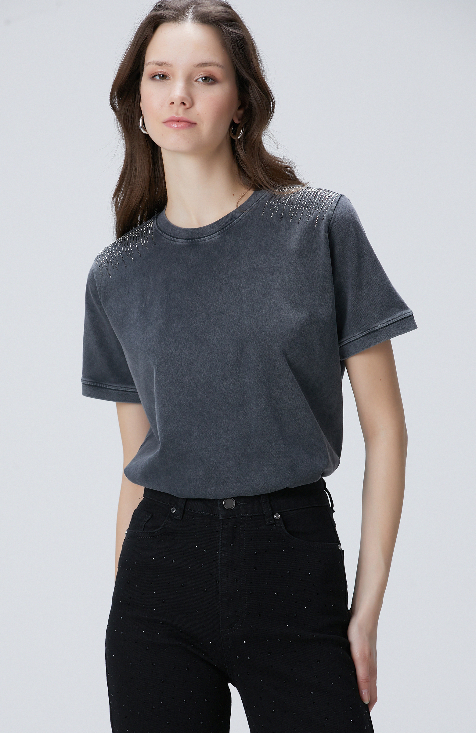 Antrasit Omuz Taş Detaylı T-shirt