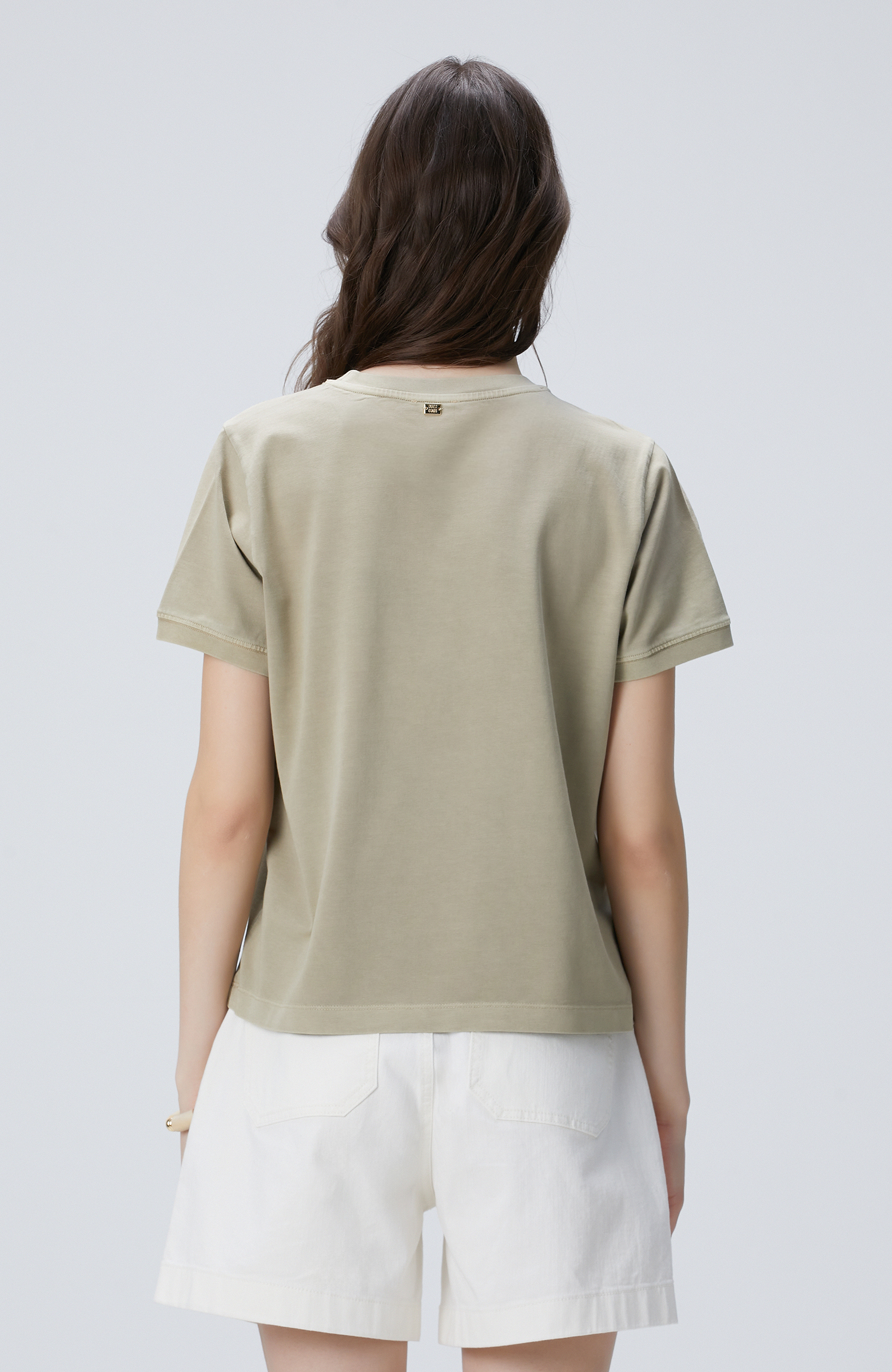 Bej Omuz Taş Detaylı T-shirt