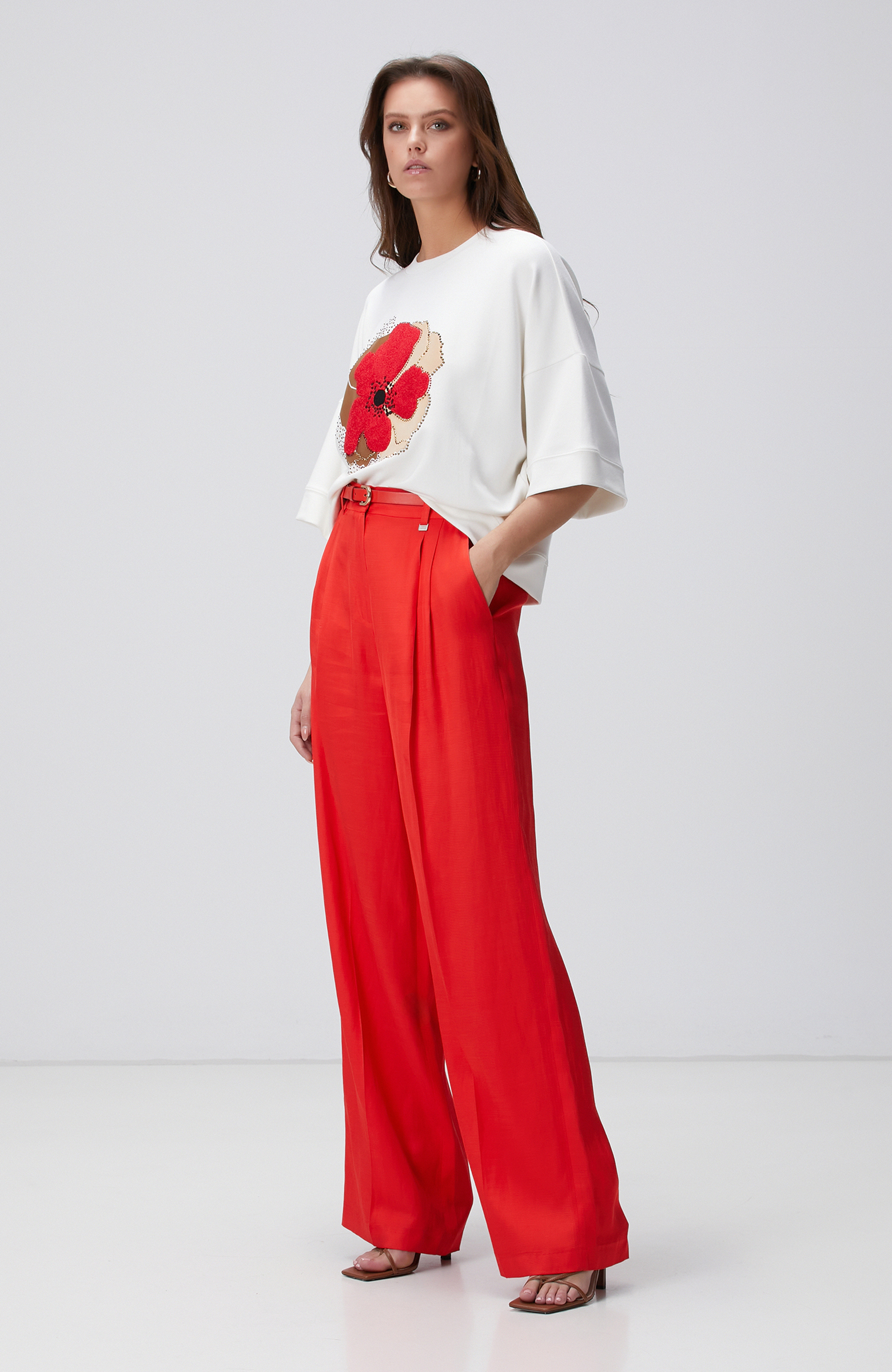 Kırık Beyaz Sweatshirt