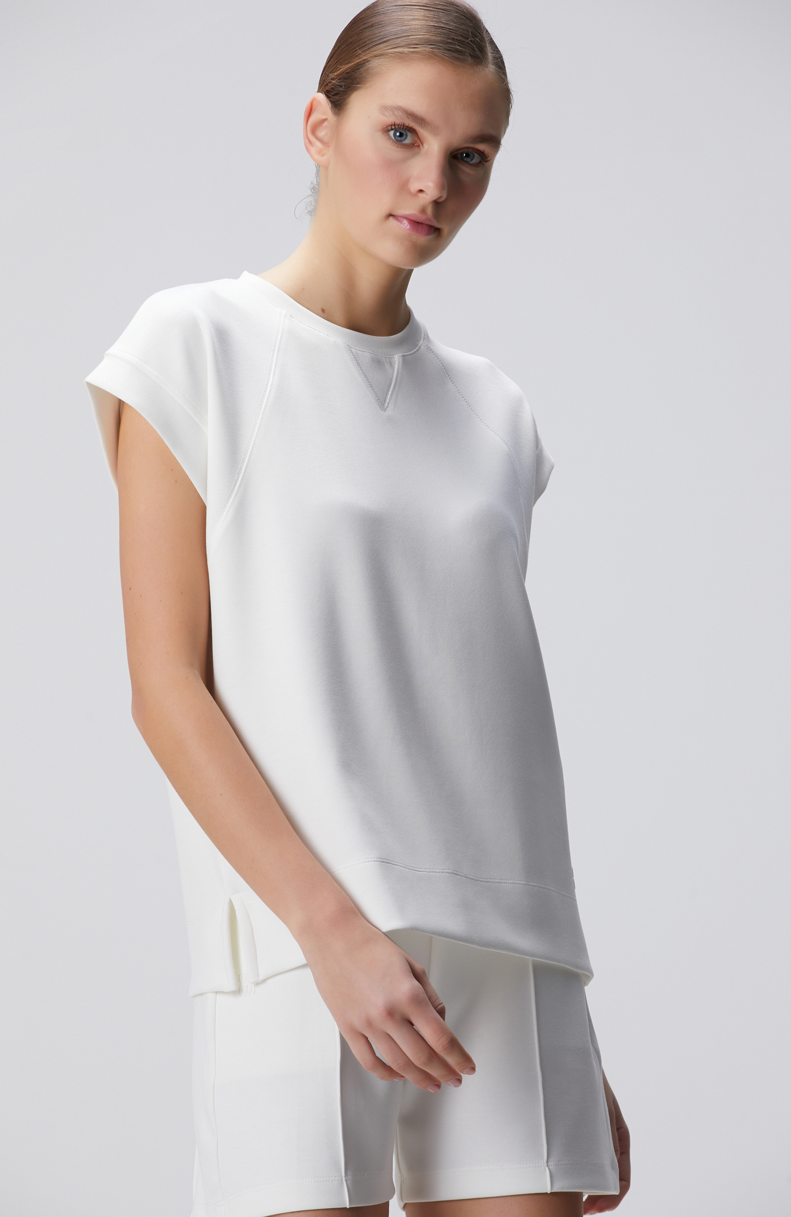 Kırık Beyaz Sweatshirt