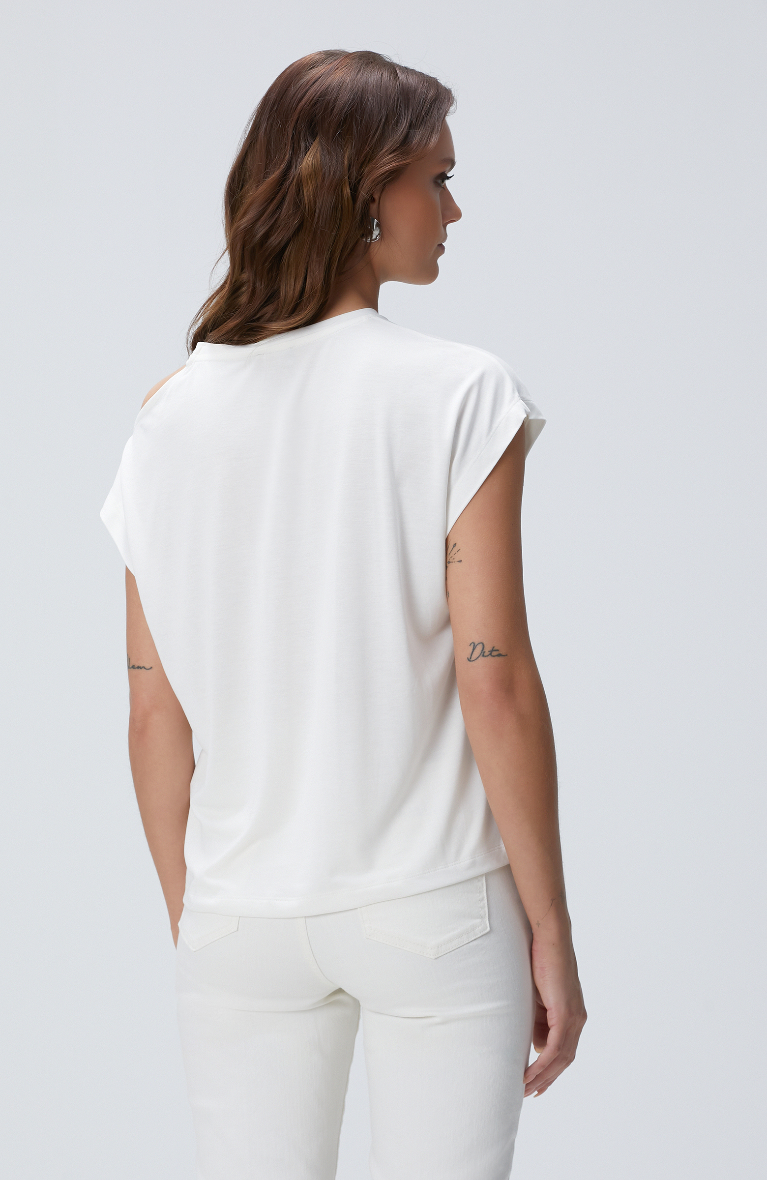 Kırık Beyaz T-shirt