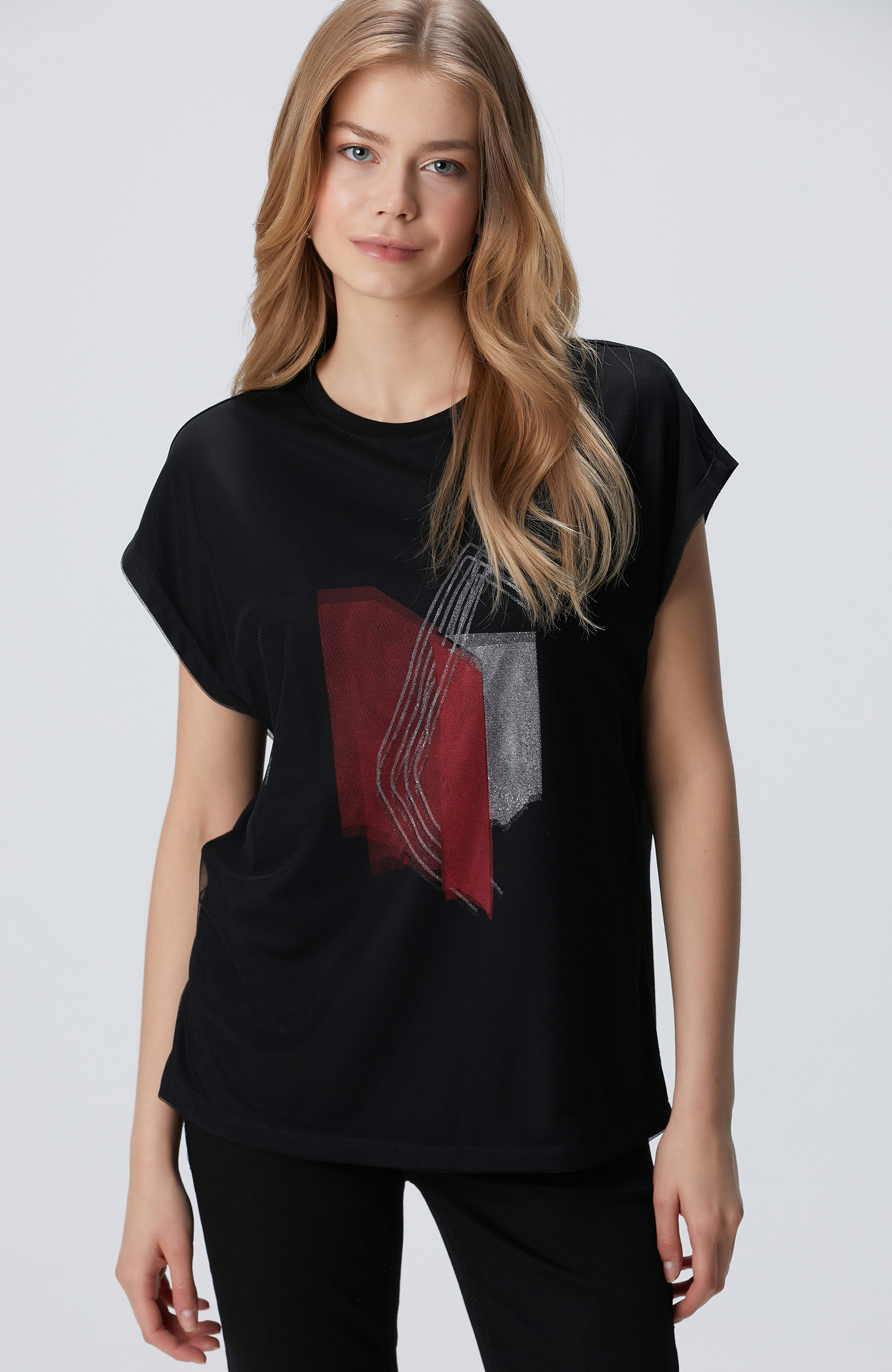 Siyah Tül Garnili T-shirt