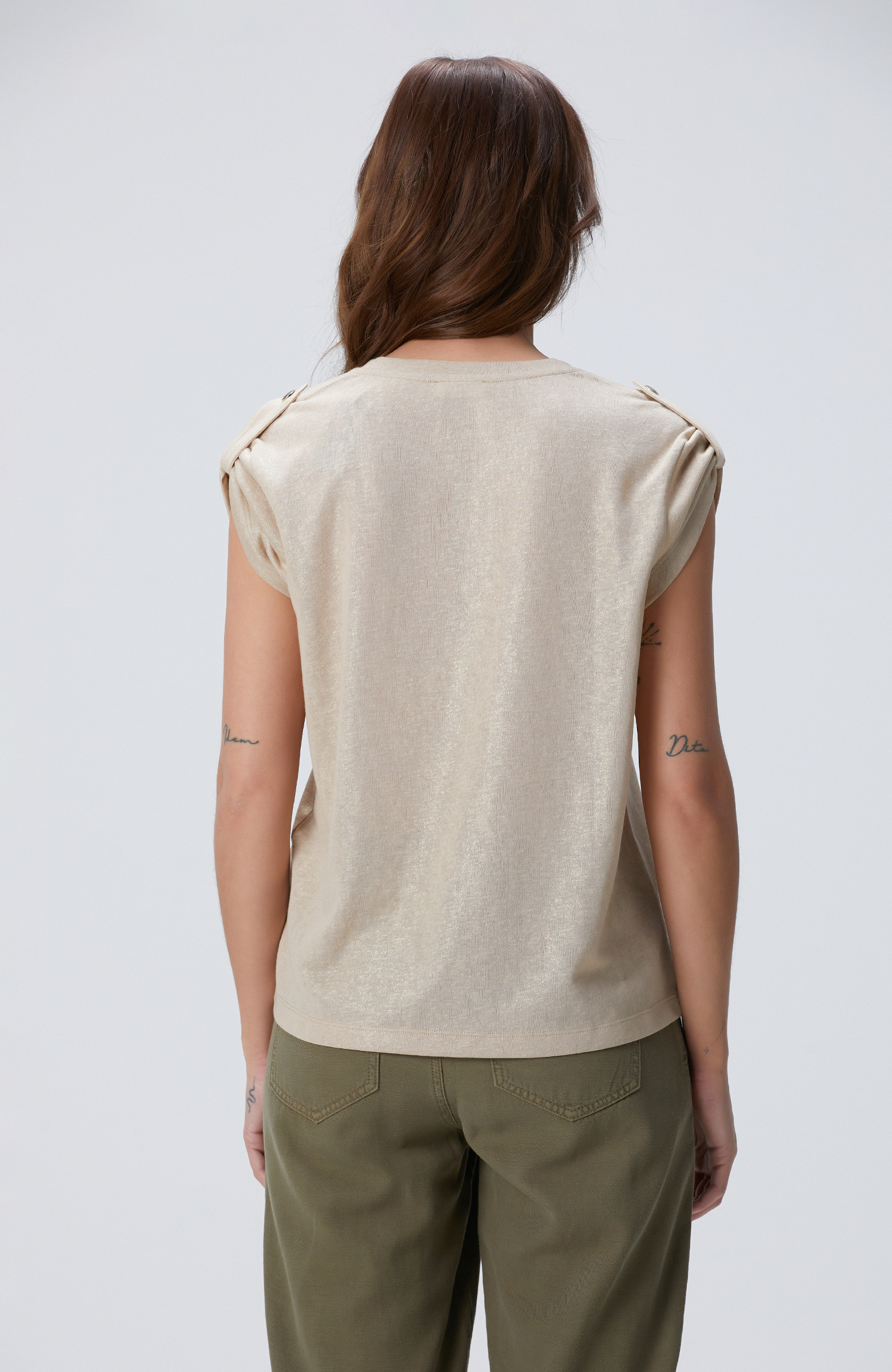 Bej Apoletli Varak Baskılı T-shirt