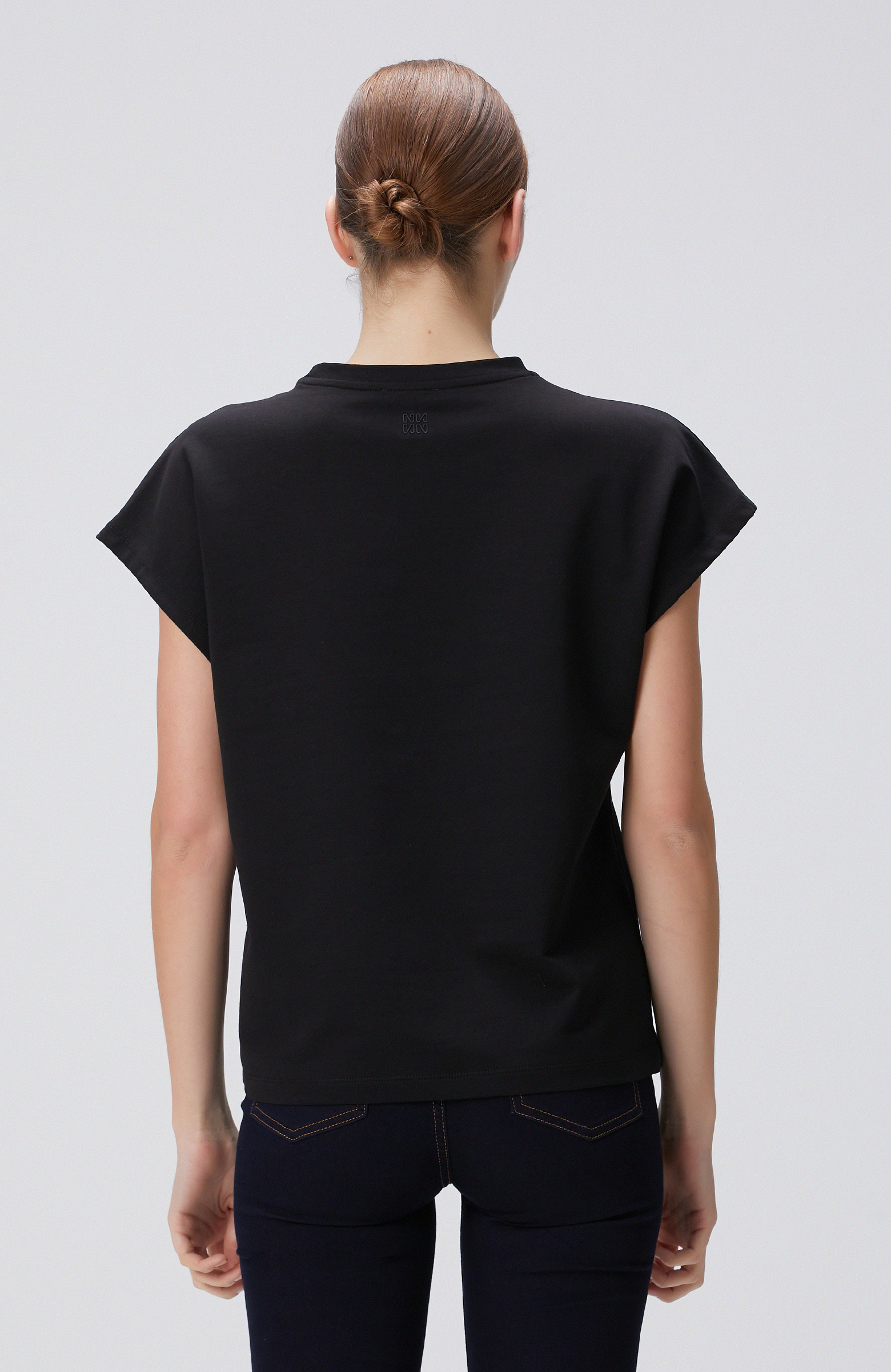 Siyah Payet Nakış İşlemeli T-shirt