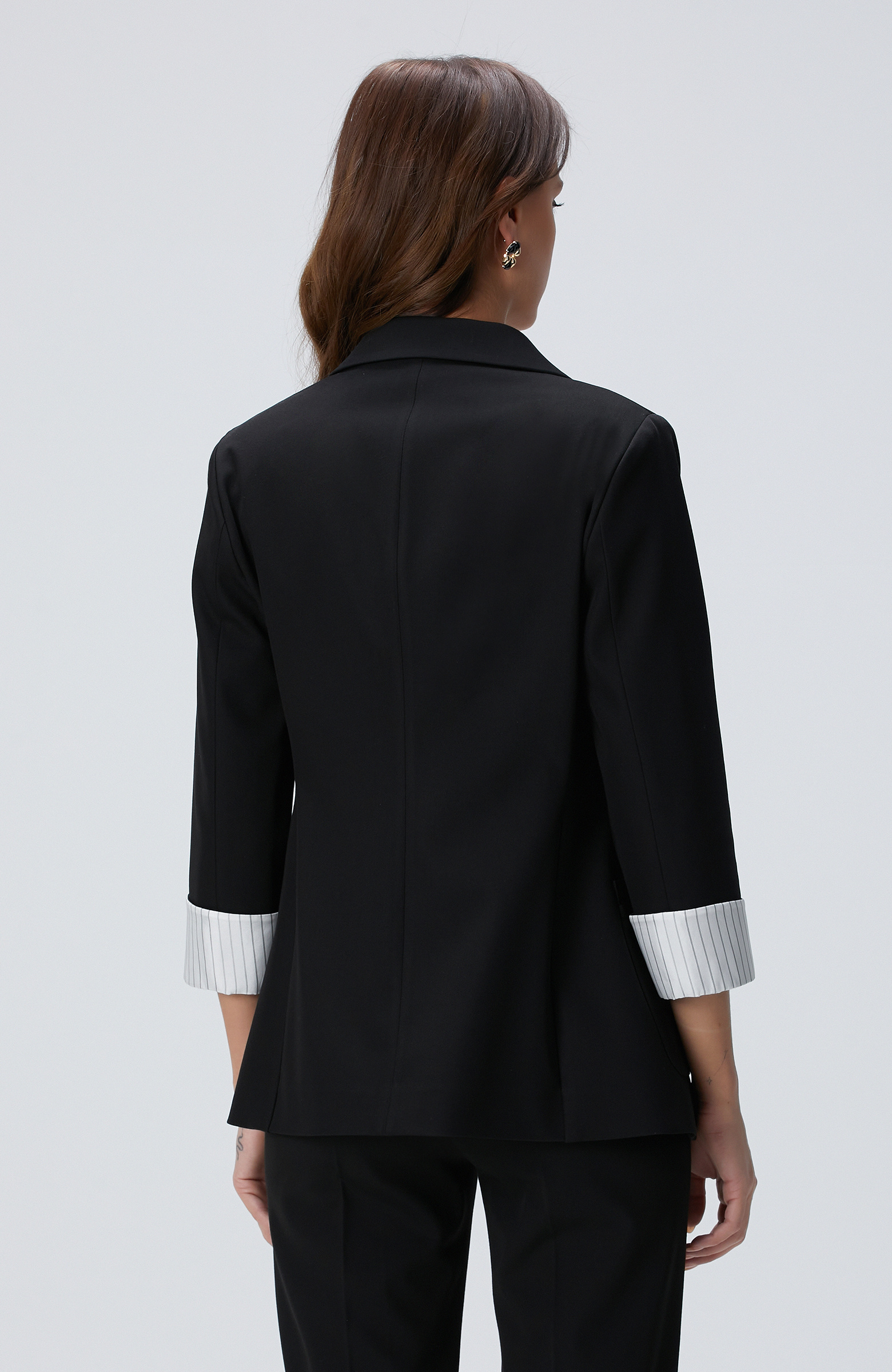 Siyah Aksesuar Detaylı Ceket