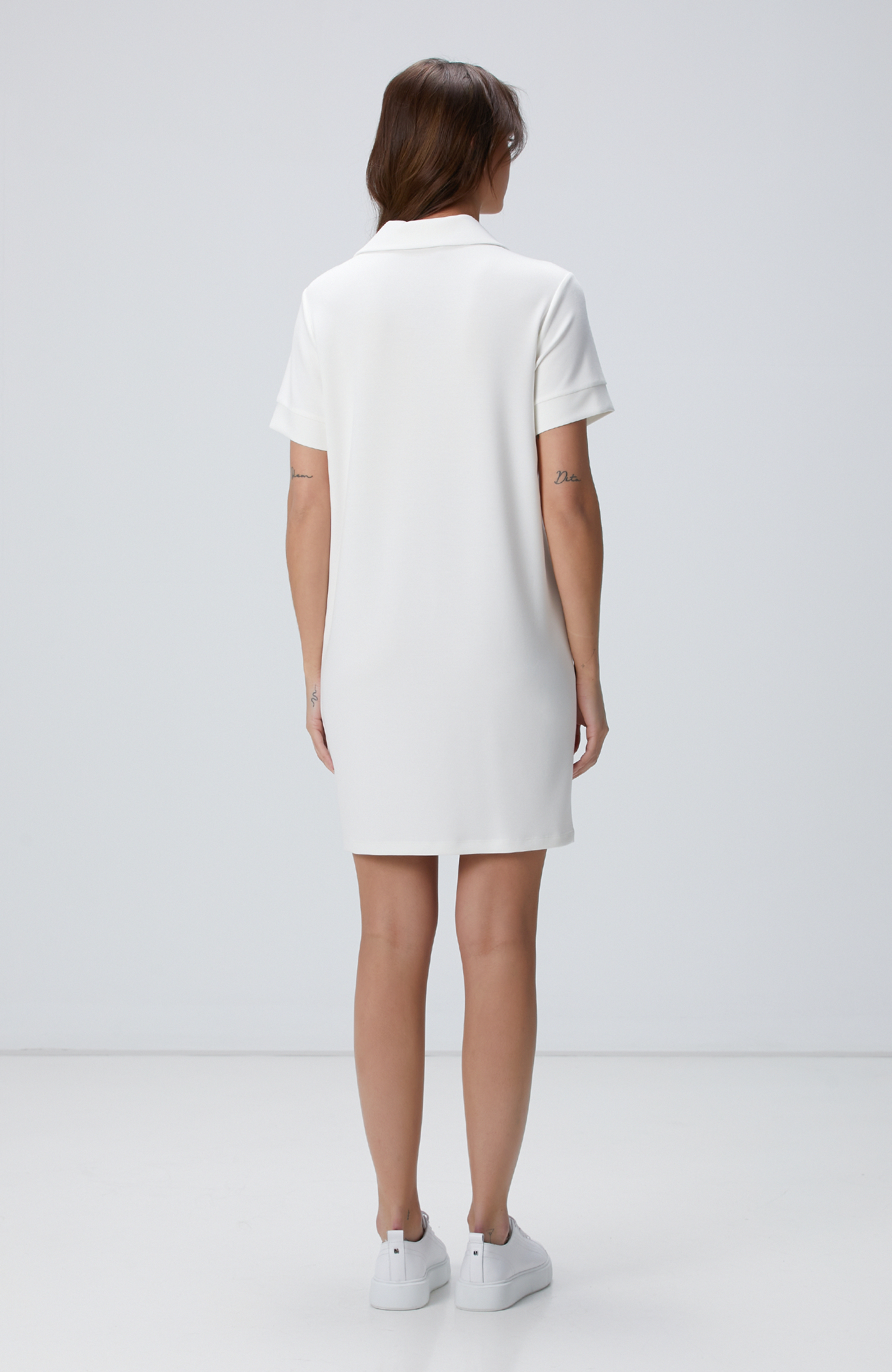 Kırık Beyaz Polo Yaka Elbise