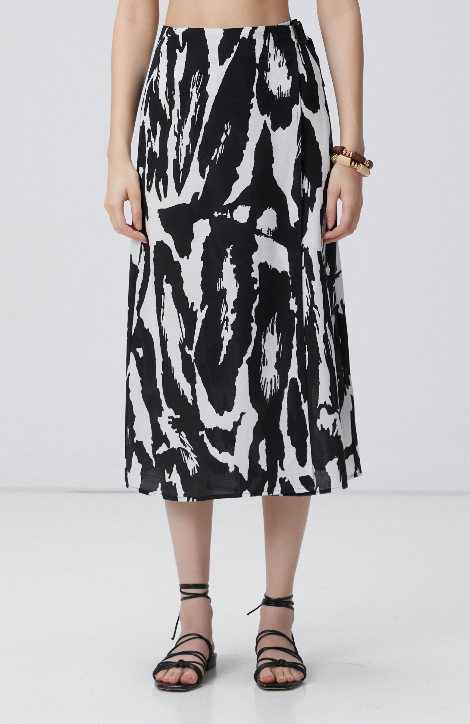 Siyah Beyaz Desenli Keten Etek