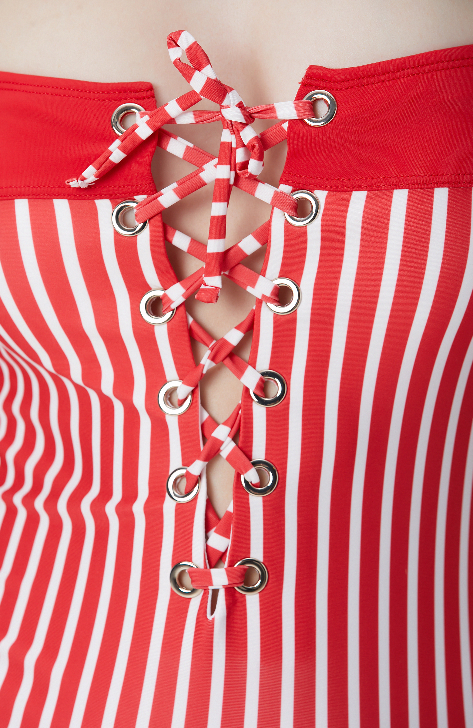 Kırmızı Beyaz Çizgili Mayo