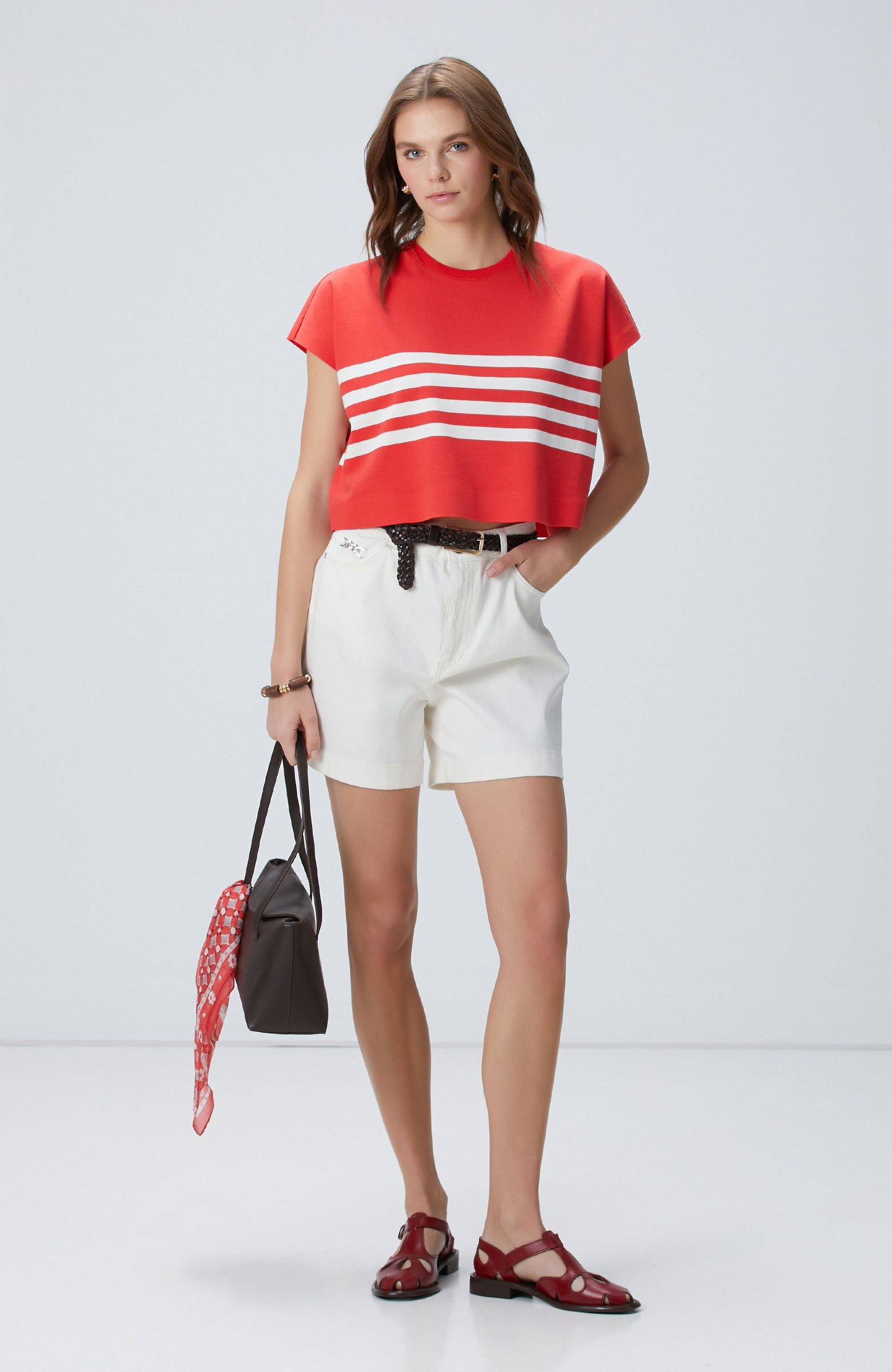 Kırmızı Beyaz Çizgili T-shirt