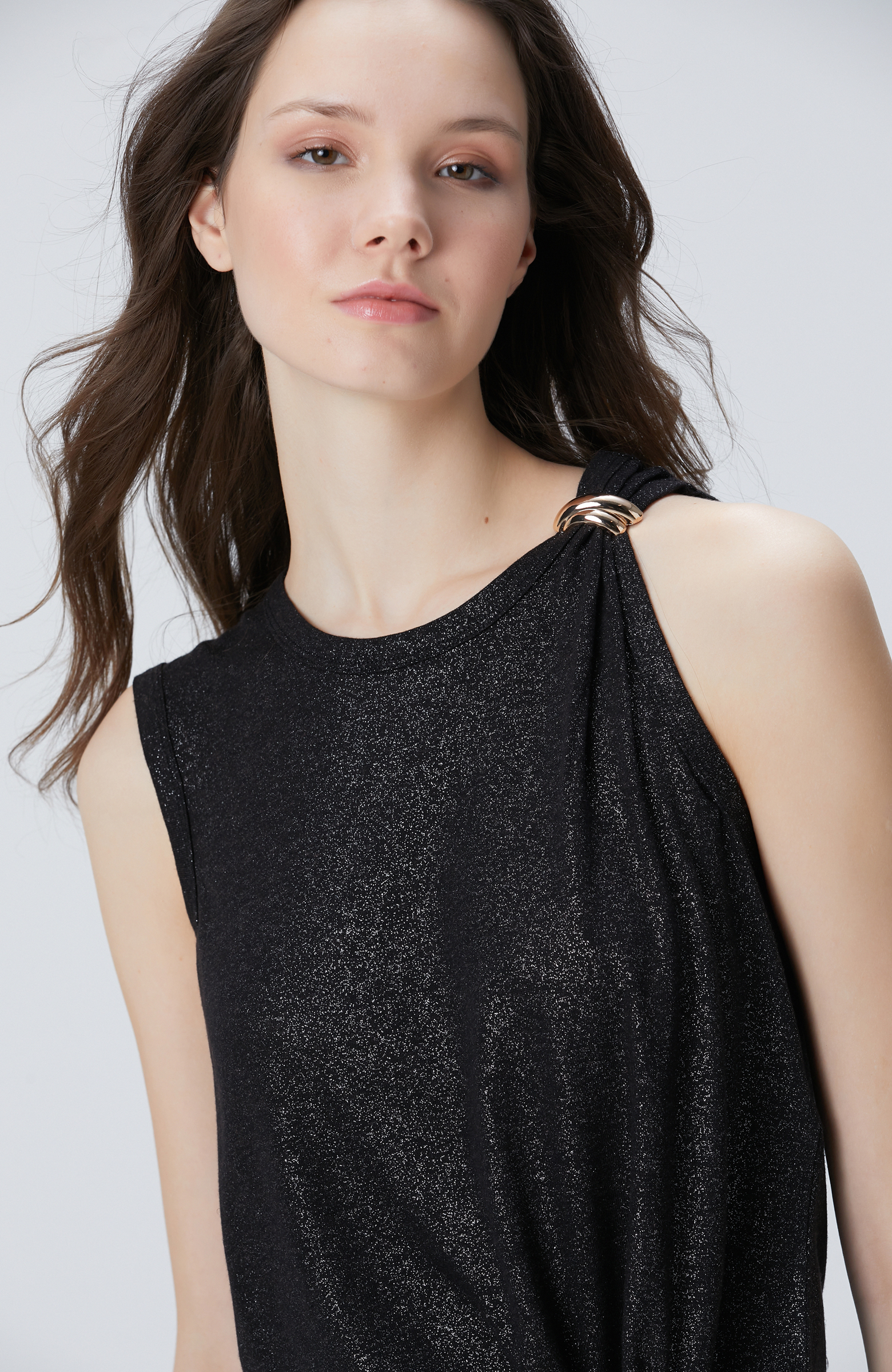 Siyah Varaklı Keten Karışımlı T-shirt