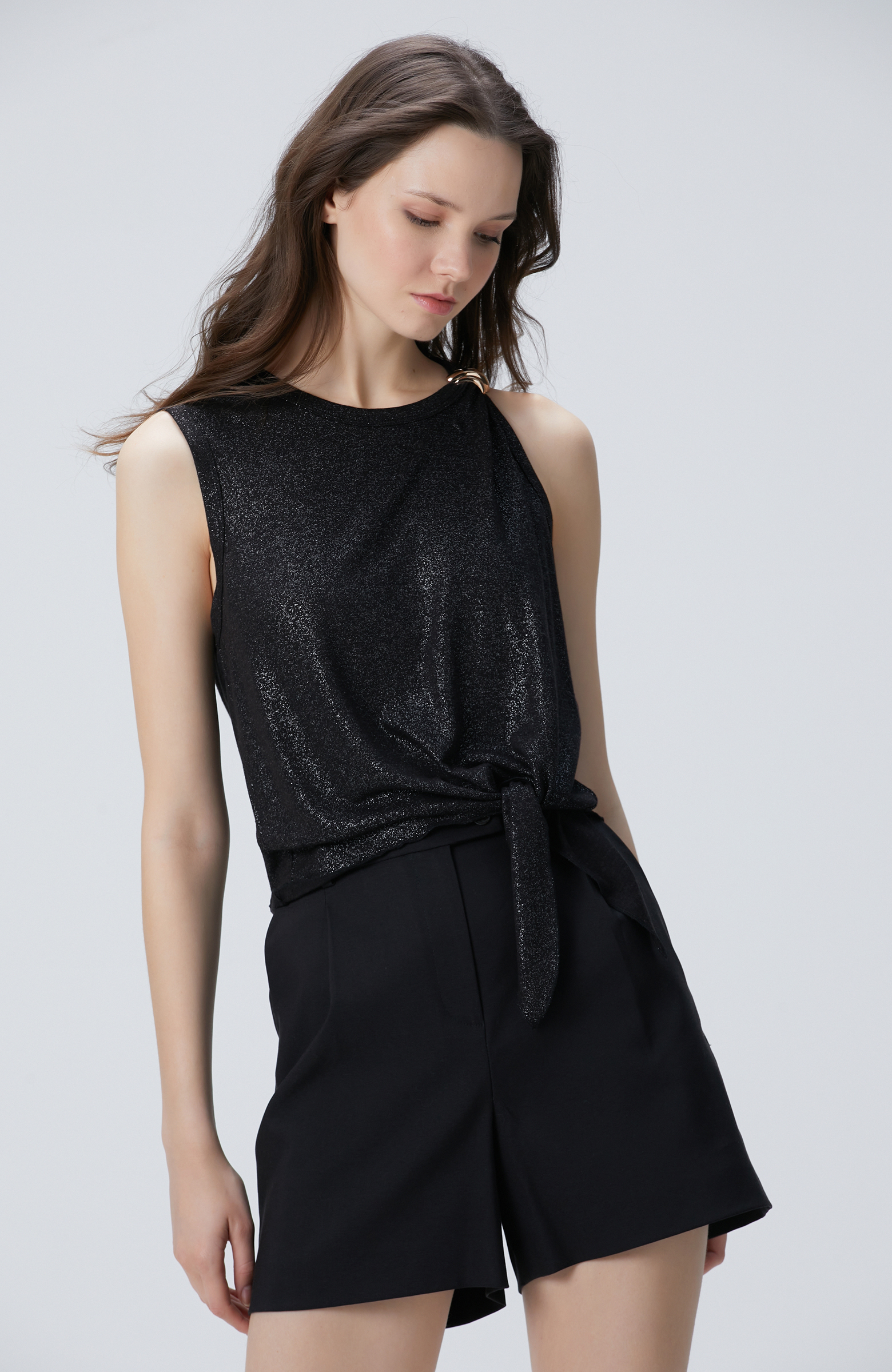 Siyah Varaklı Keten Karışımlı T-shirt