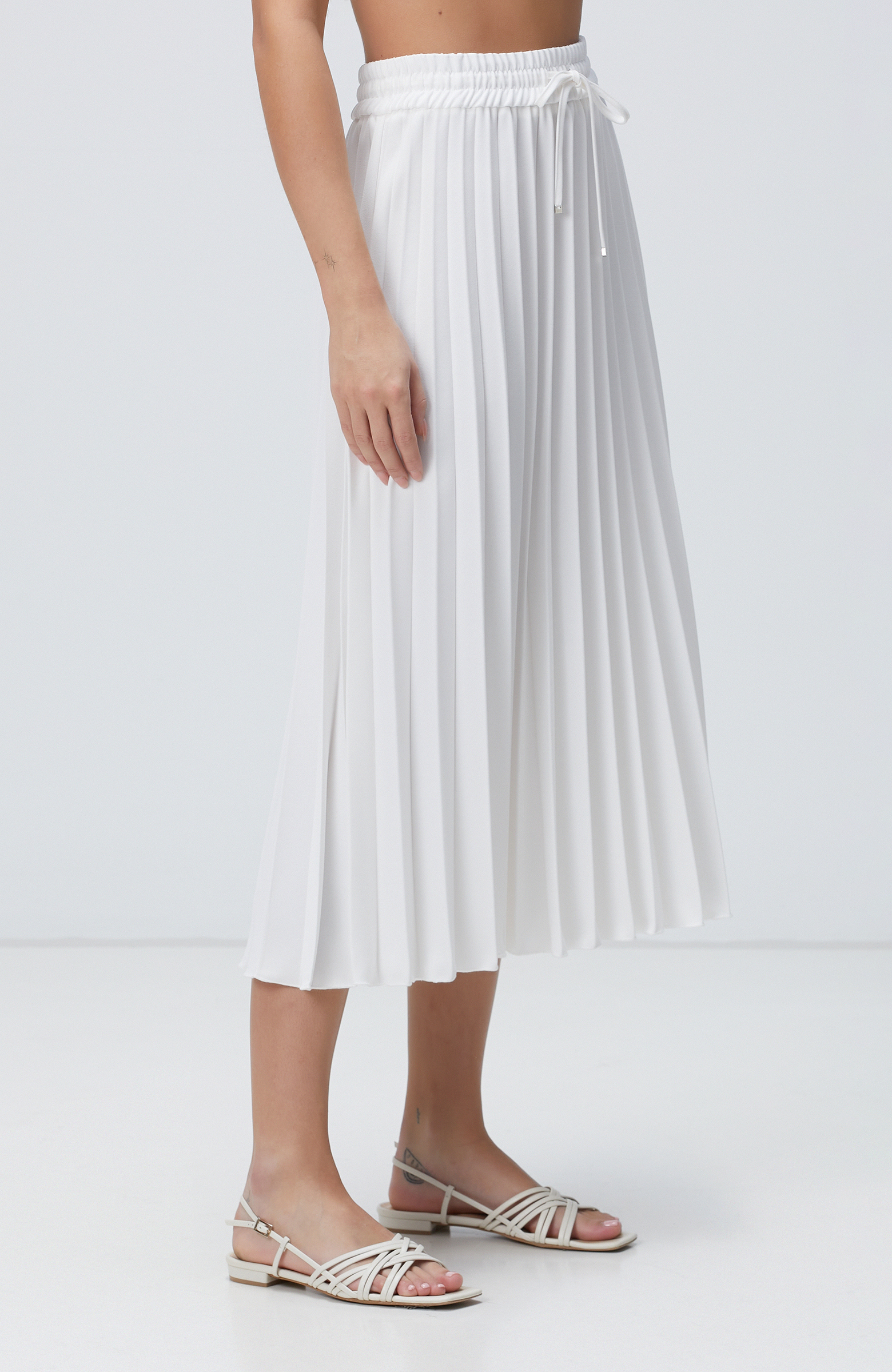 Kırık Beyaz Midi Etek