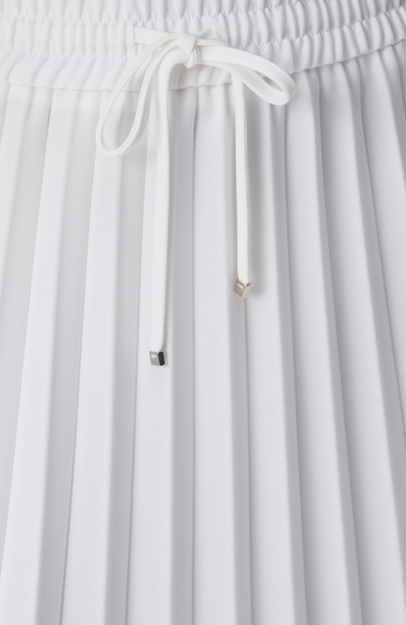 Kırık Beyaz Midi Etek