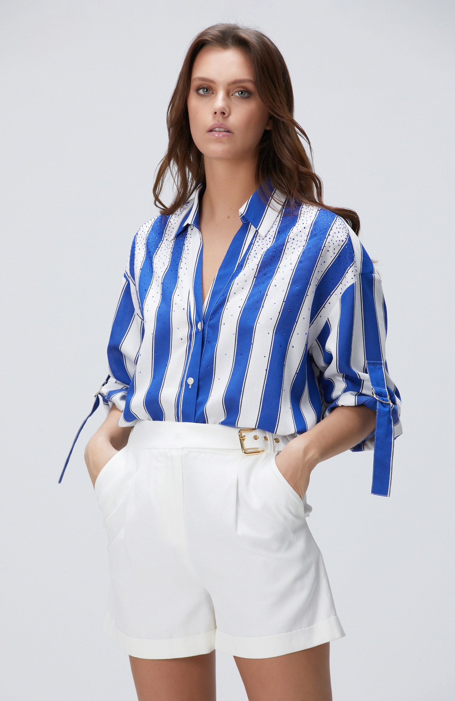 Lacivert Beyaz Çizgili Gömlek