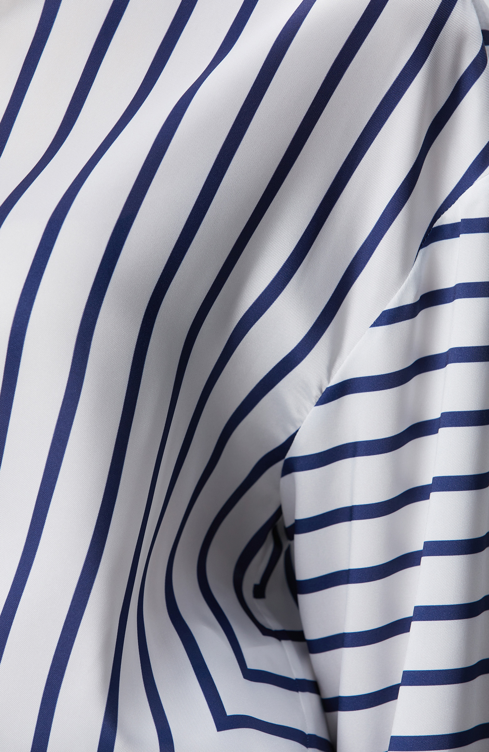 Lacivert Kırık Beyaz Gömlek