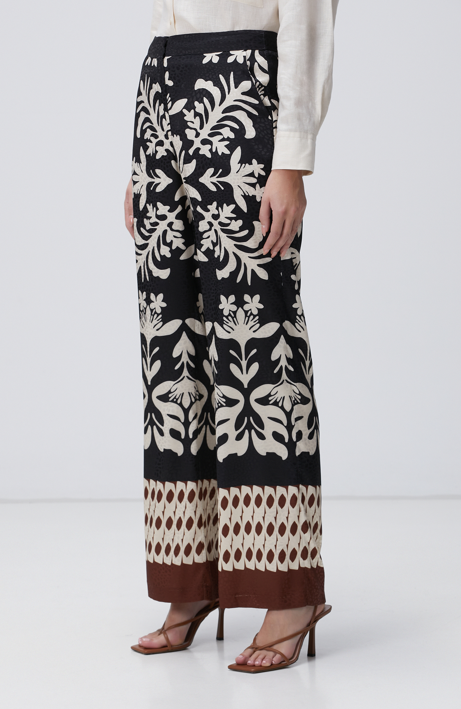 Siyah Bej Desenli Pantolon